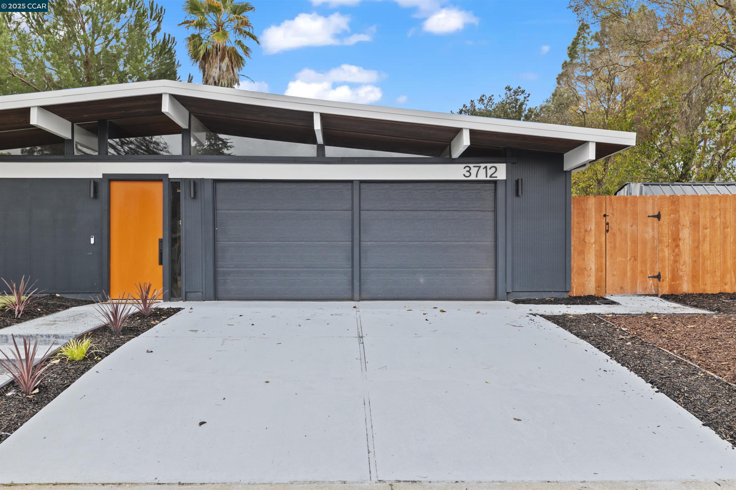 Detail Gallery Image 2 of 45 For 3712 Barrington Dr, Concord,  CA 94518-1614 - 4 Beds | 2 Baths