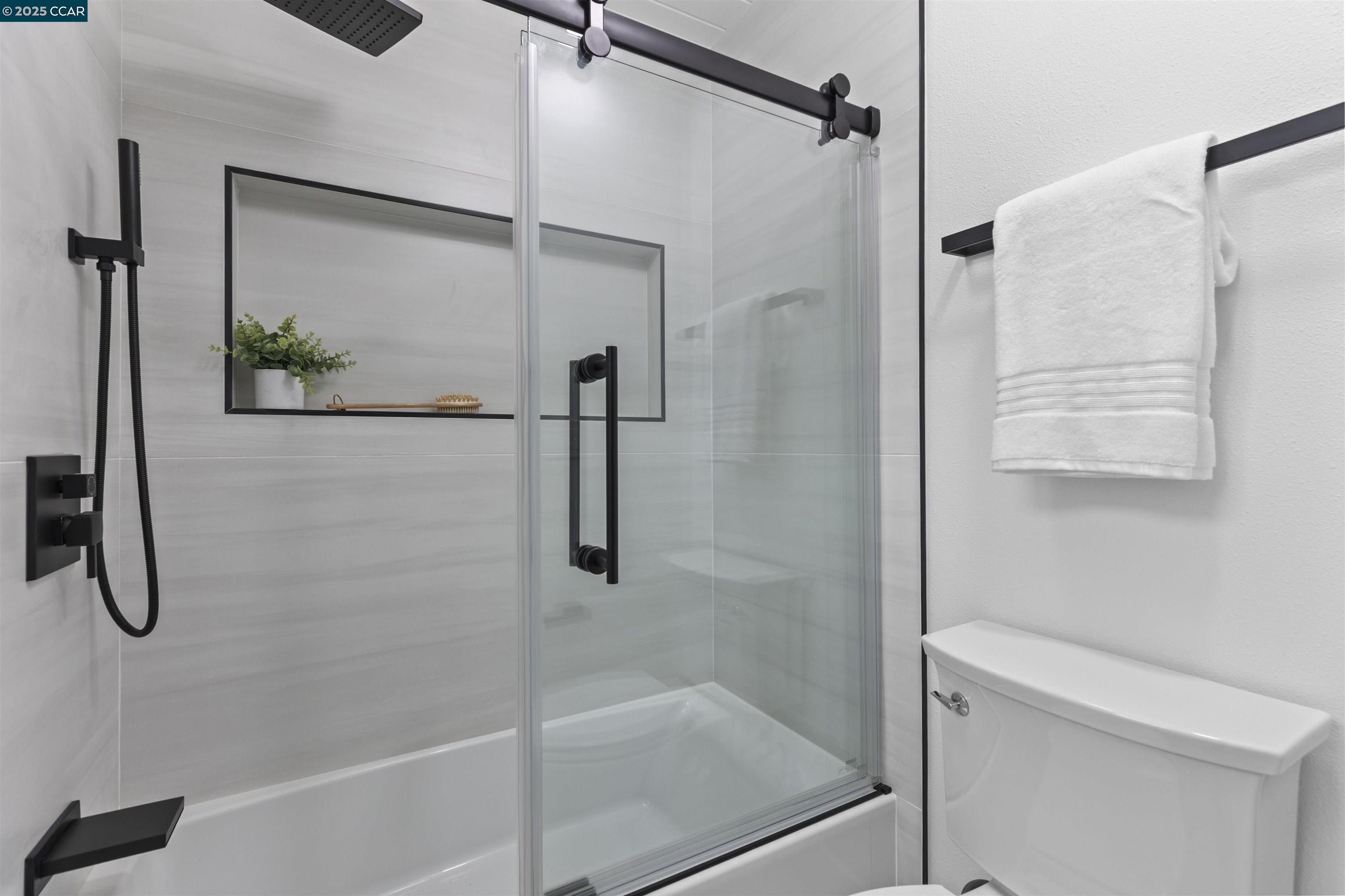 Detail Gallery Image 35 of 45 For 3712 Barrington Dr, Concord,  CA 94518-1614 - 4 Beds | 2 Baths