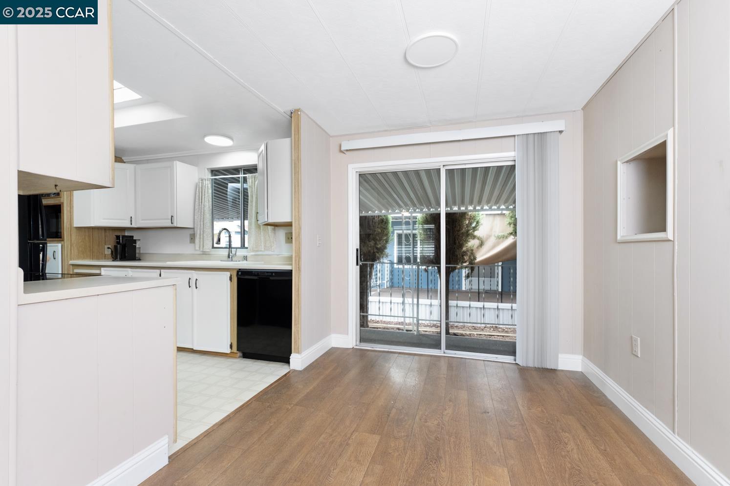 Detail Gallery Image 20 of 46 For 2197 Dalis Drive #124,  Concord,  CA 94520-5419 - 2 Beds | 1/1 Baths