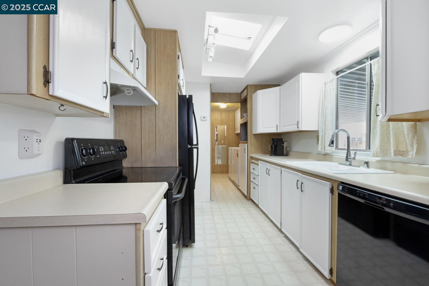 Detail Gallery Image 21 of 46 For 2197 Dalis Drive #124,  Concord,  CA 94520-5419 - 2 Beds | 1/1 Baths