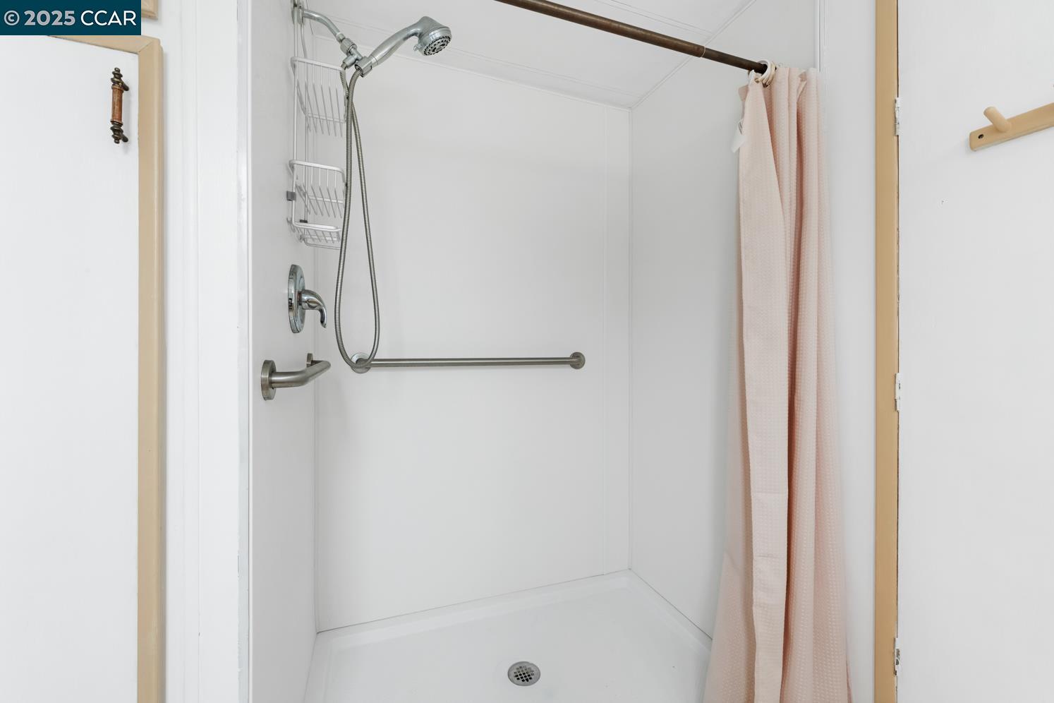 Detail Gallery Image 33 of 46 For 2197 Dalis Drive #124,  Concord,  CA 94520-5419 - 2 Beds | 1/1 Baths