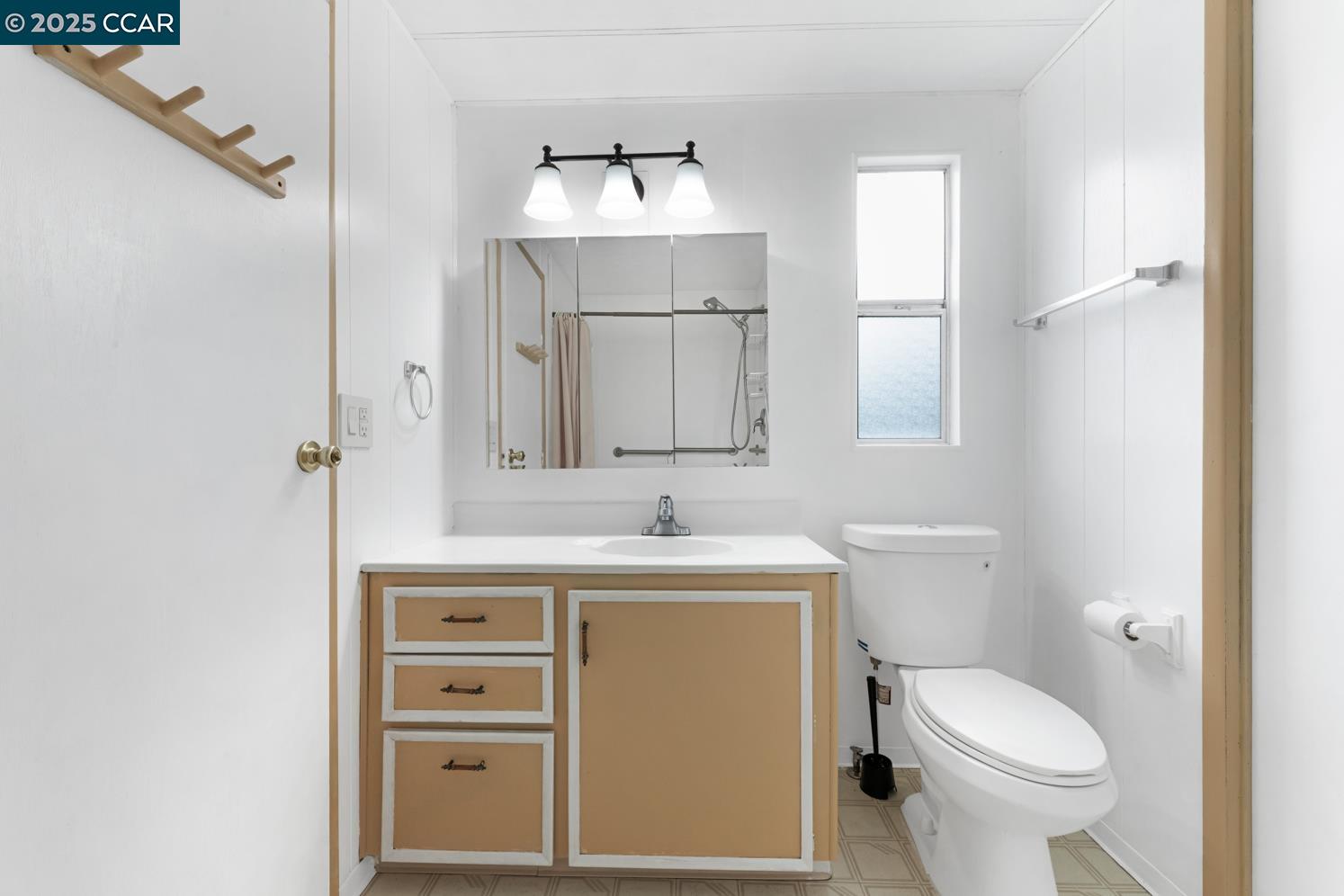 Detail Gallery Image 34 of 46 For 2197 Dalis Drive #124,  Concord,  CA 94520-5419 - 2 Beds | 1/1 Baths