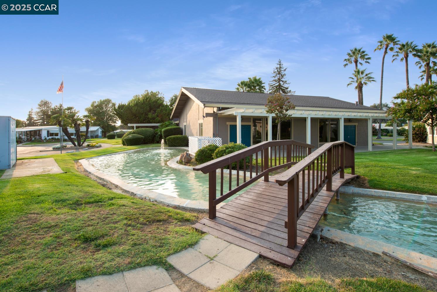 Detail Gallery Image 41 of 46 For 2197 Dalis Drive #124,  Concord,  CA 94520-5419 - 2 Beds | 1/1 Baths