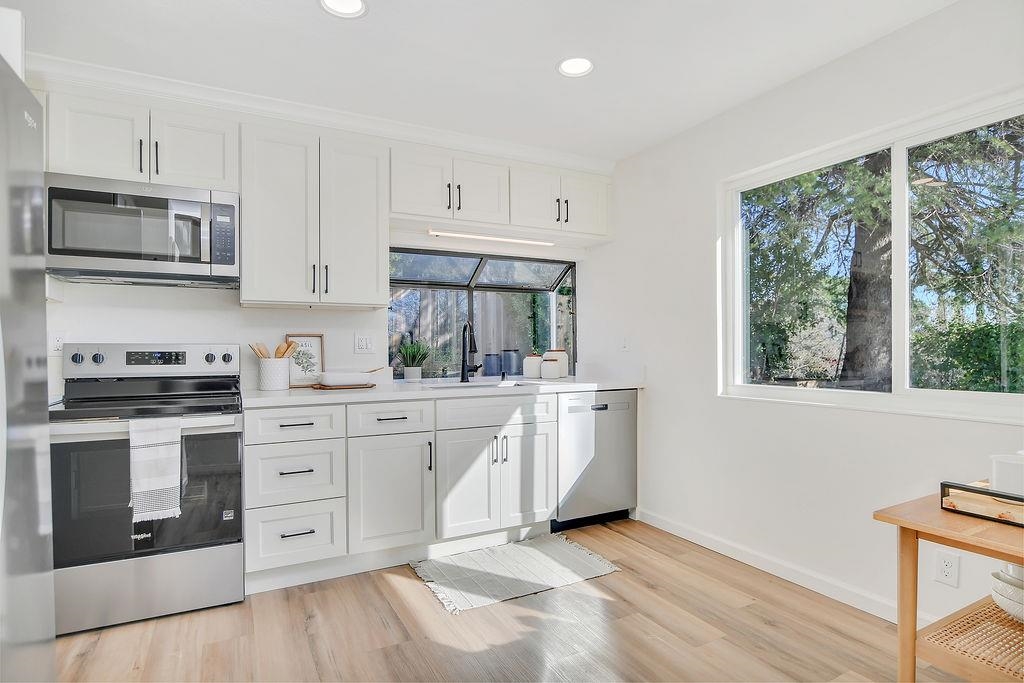 Detail Gallery Image 11 of 34 For 2342 Platt Drive, Martinez,  CA 94553-5019 - 4 Beds | 2 Baths