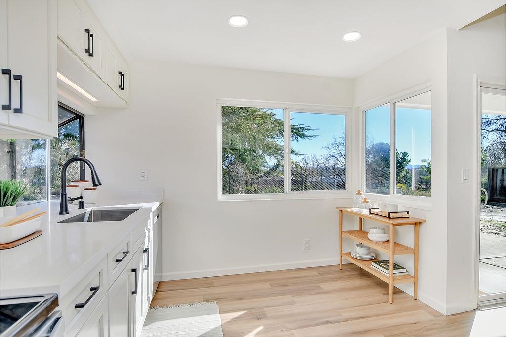 Detail Gallery Image 13 of 34 For 2342 Platt Drive, Martinez,  CA 94553-5019 - 4 Beds | 2 Baths