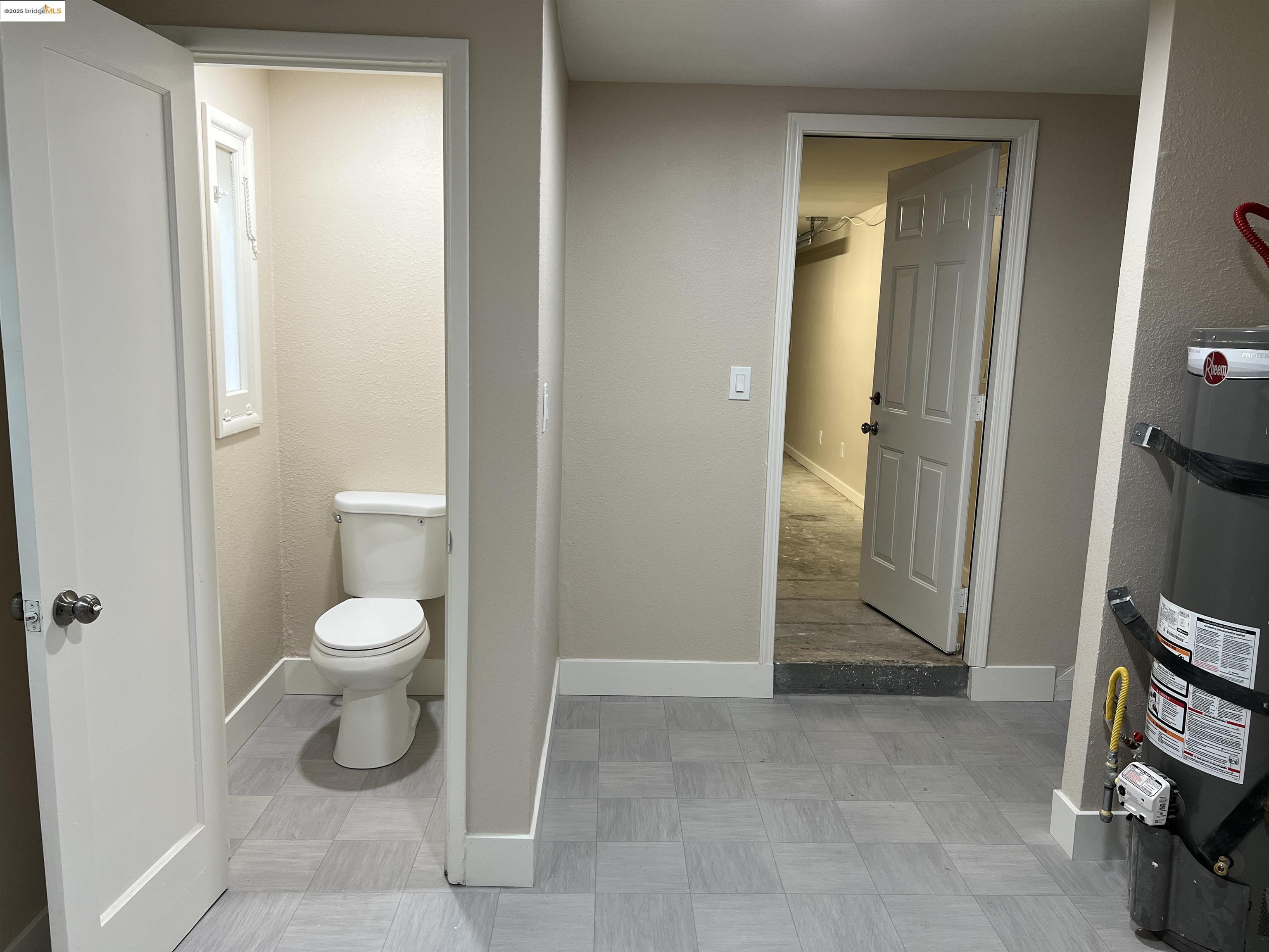 Detail Gallery Image 13 of 13 For Railroad Ave, Pittsburg,  CA 94565 - 2 Beds | 1/1 Baths