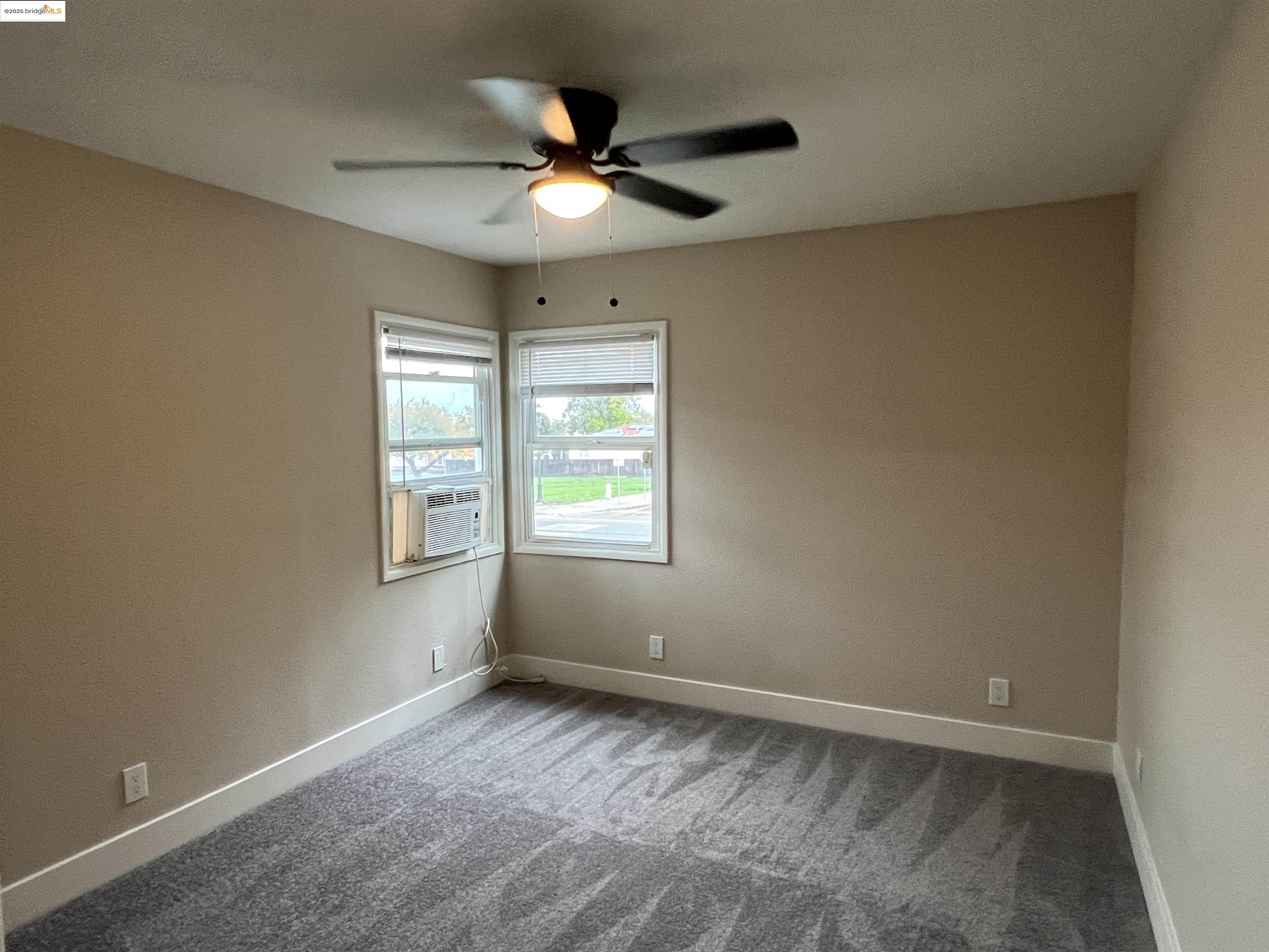 Detail Gallery Image 9 of 13 For Railroad Ave, Pittsburg,  CA 94565 - 2 Beds | 1/1 Baths