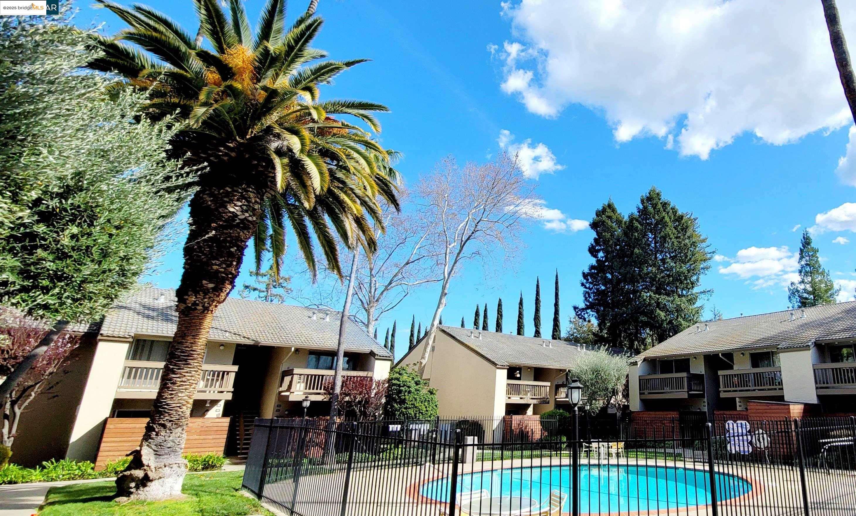 Front Image Thumbnail for EB41119667