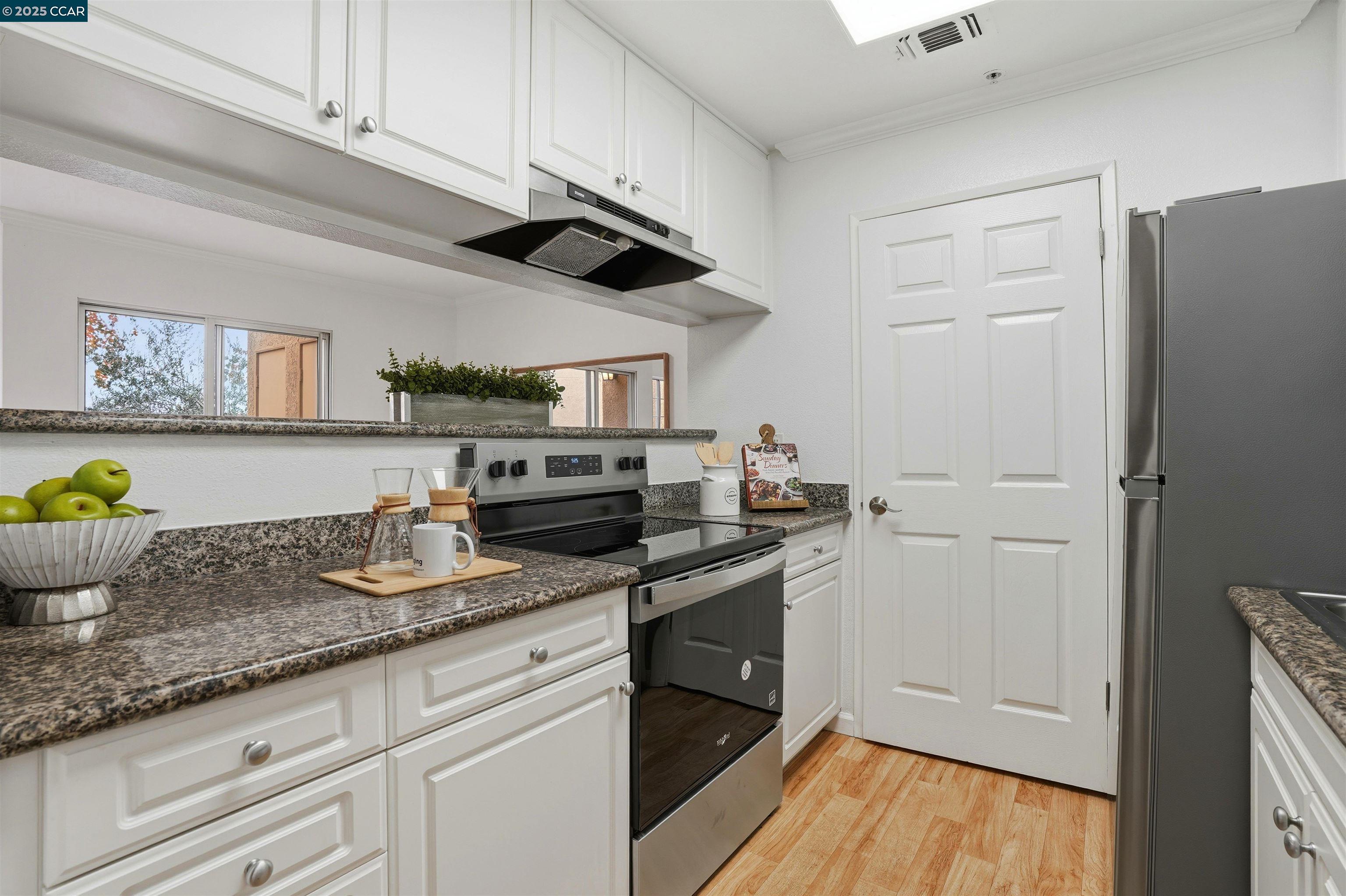 Photo #13: 41119669 Listing: Photo #13