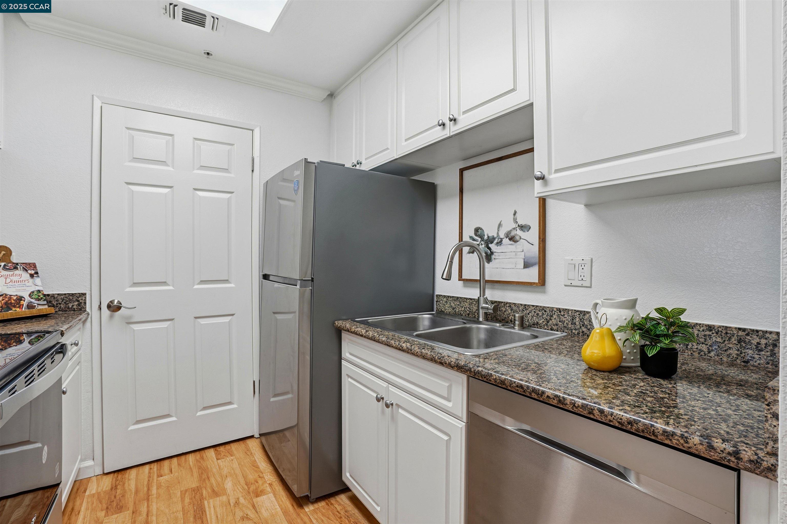 Photo #14: 41119669 Listing: Photo #14