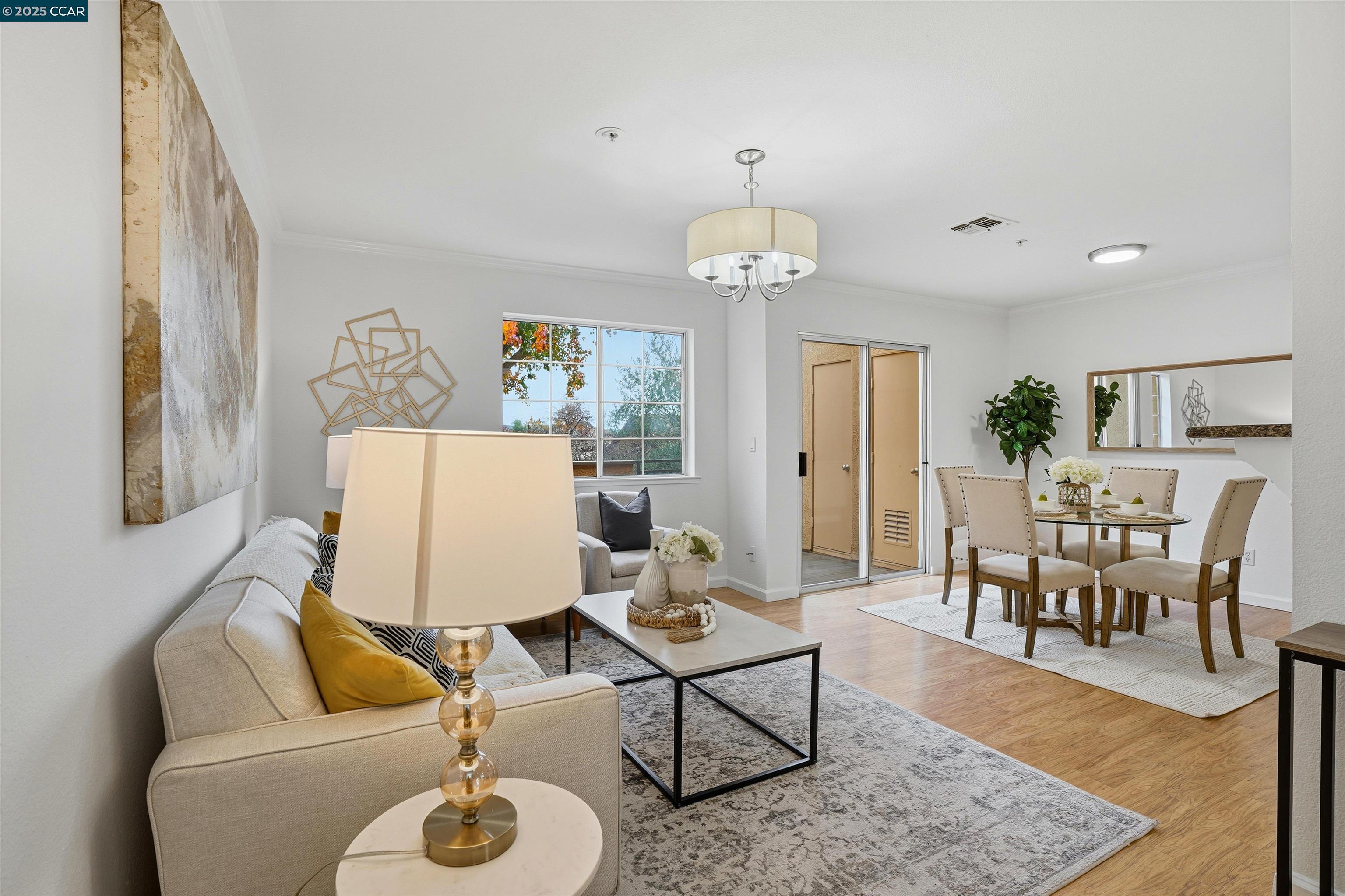 Photo #3: 41119669 Listing: Photo #3