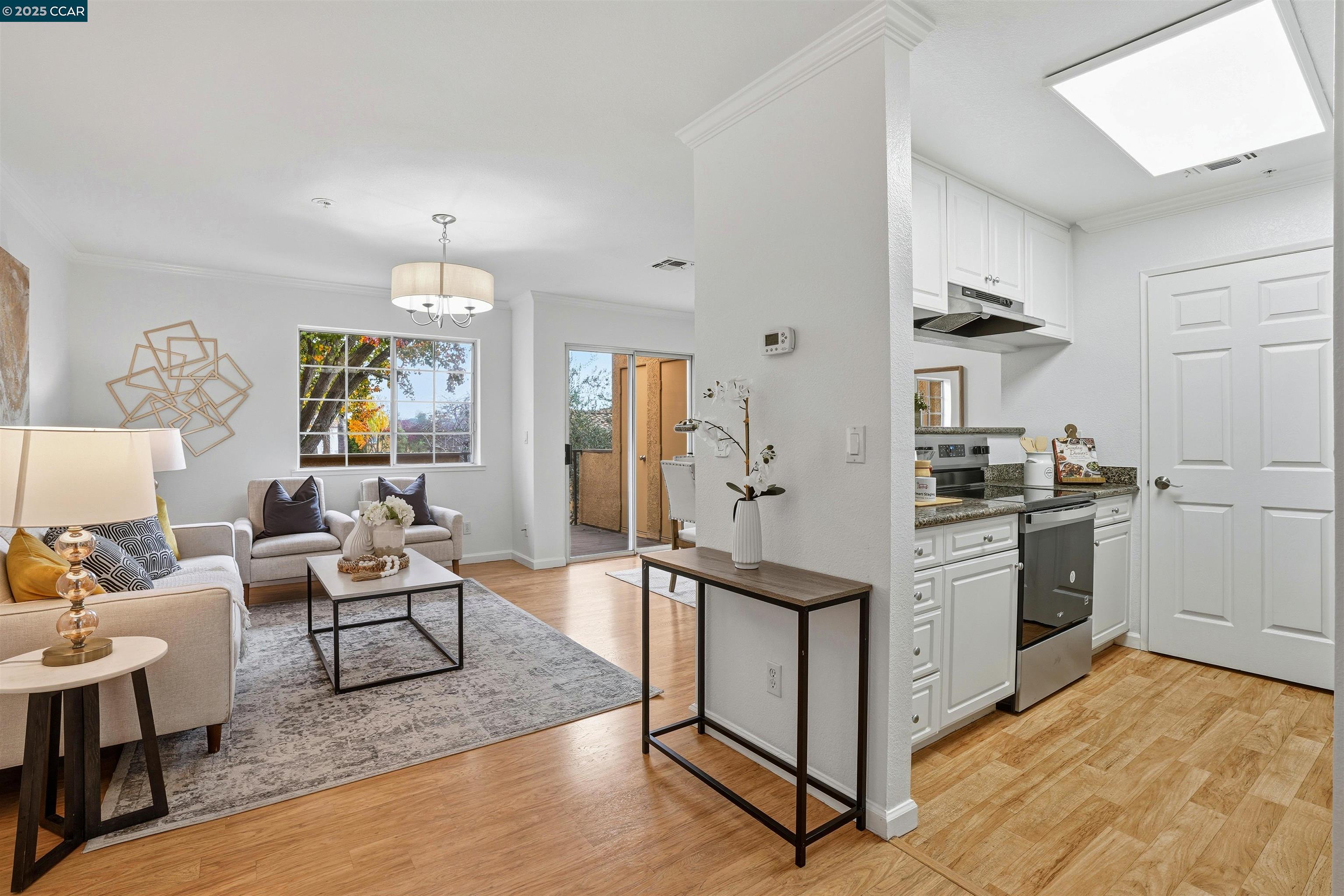 Photo #4: 41119669 Listing: Photo #4