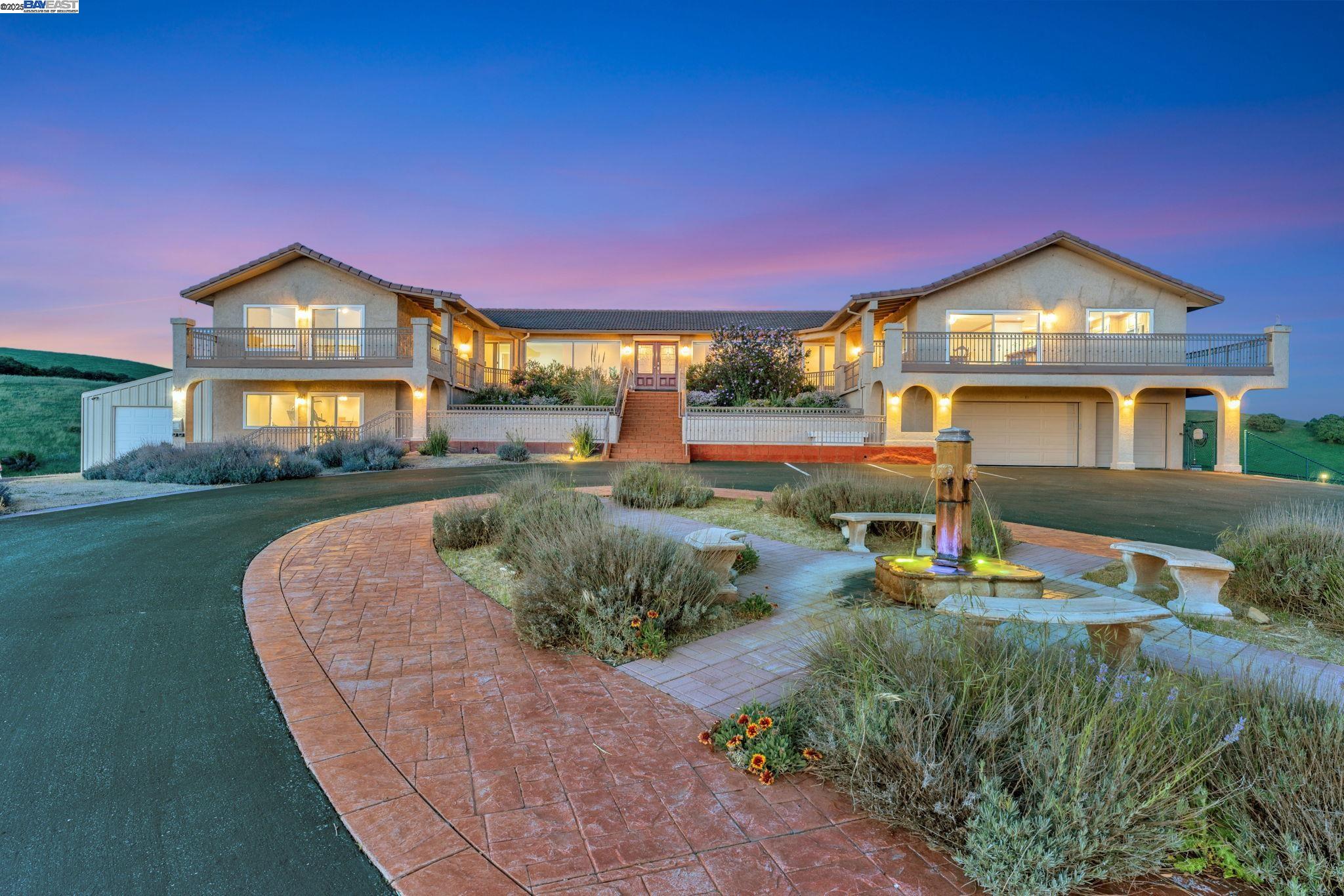 Detail Gallery Image 3 of 60 For 41794 Vargas Rd, Fremont,  CA 94539 - 5 Beds | 5/1 Baths