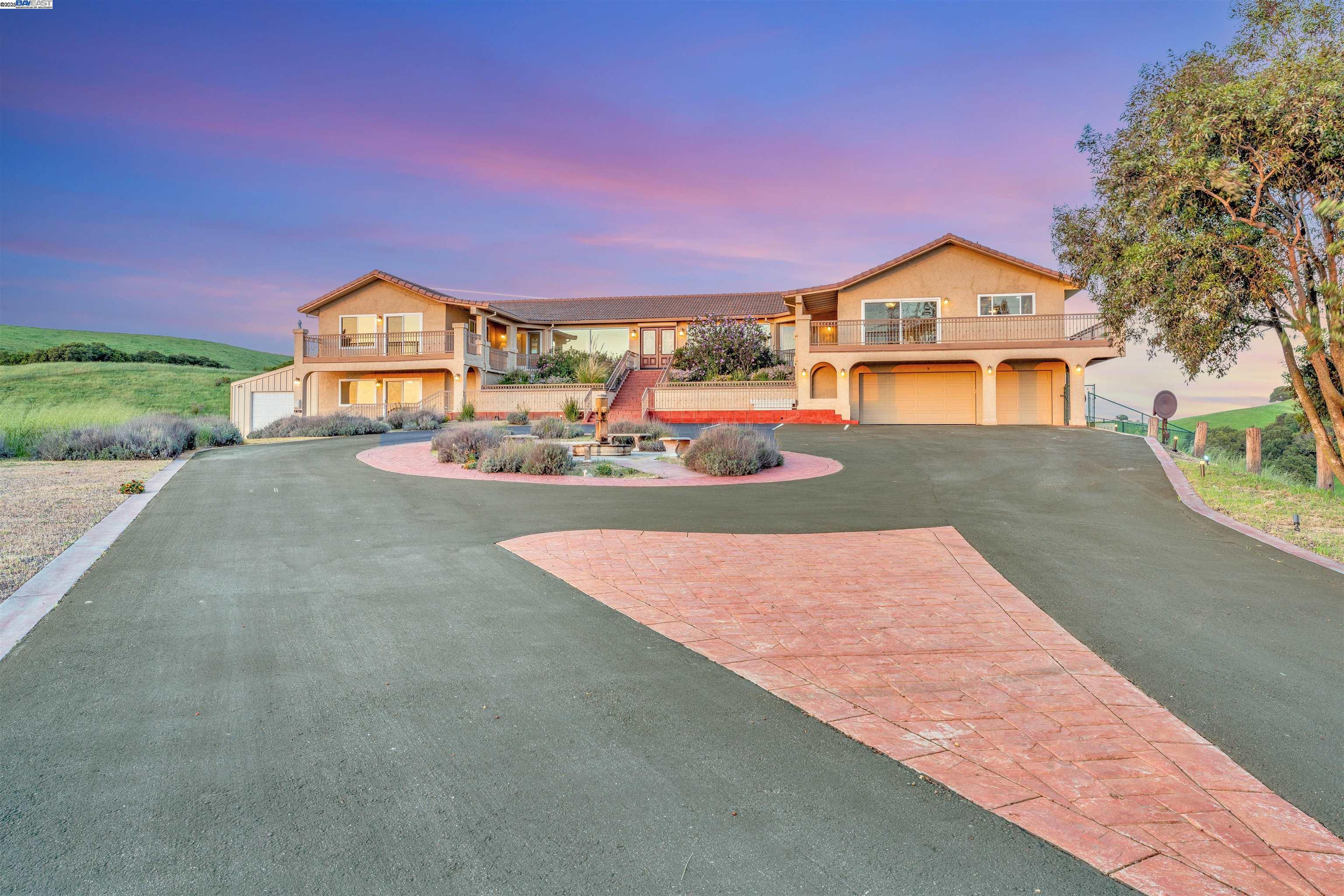 Detail Gallery Image 4 of 60 For 41794 Vargas Rd, Fremont,  CA 94539 - 5 Beds | 5/1 Baths