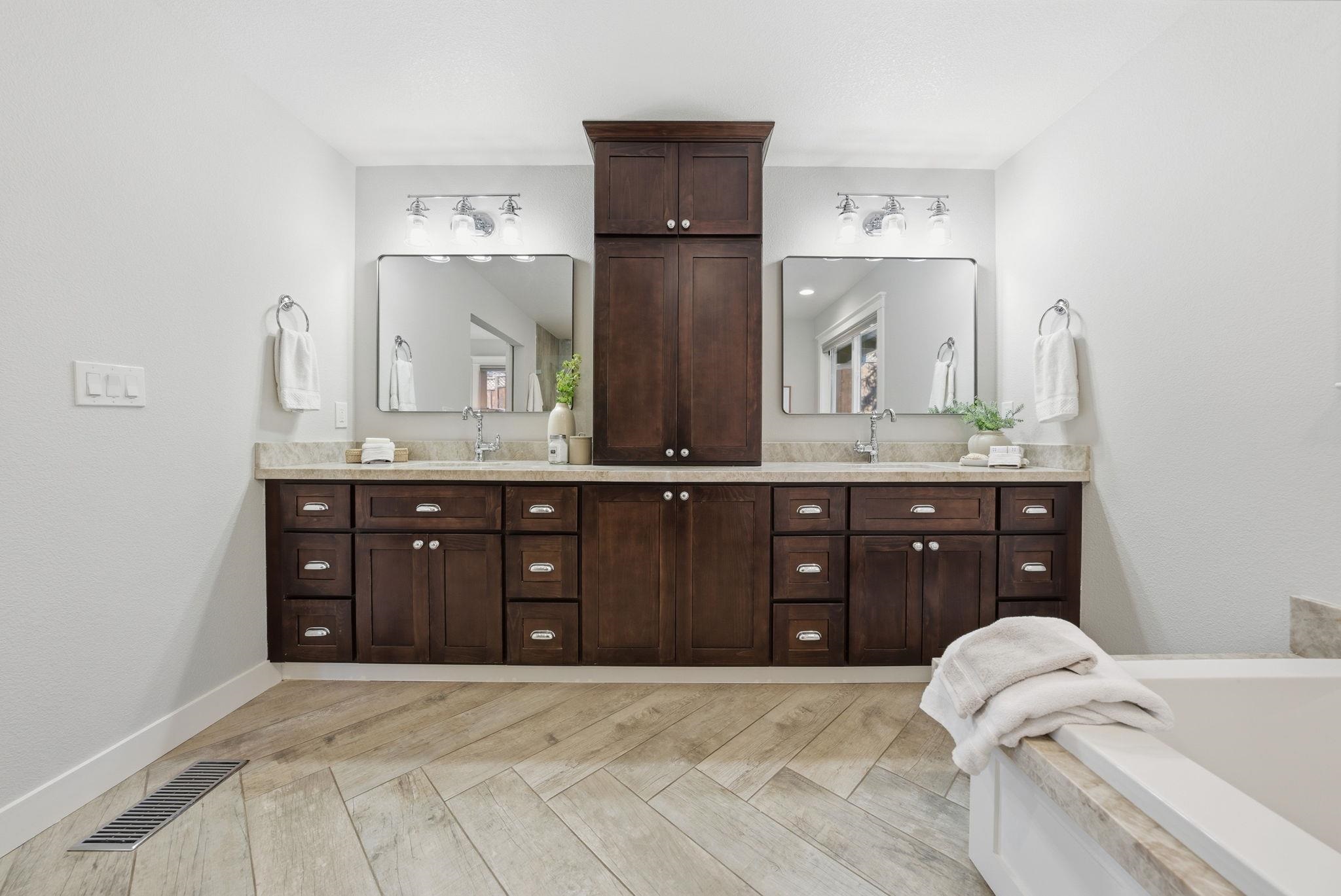 Detail Gallery Image 17 of 58 For 572 Old Farm Rd, Danville,  CA 94526 - 5 Beds | 2 Baths