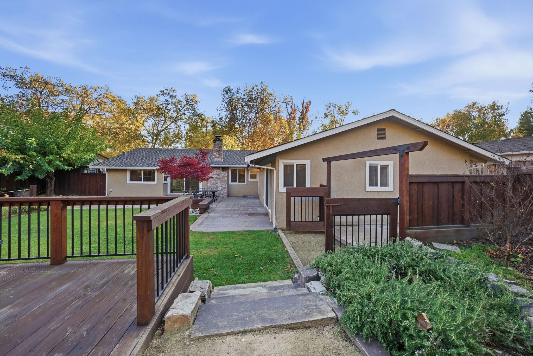 Detail Gallery Image 30 of 58 For 572 Old Farm Rd, Danville,  CA 94526 - 5 Beds | 2 Baths