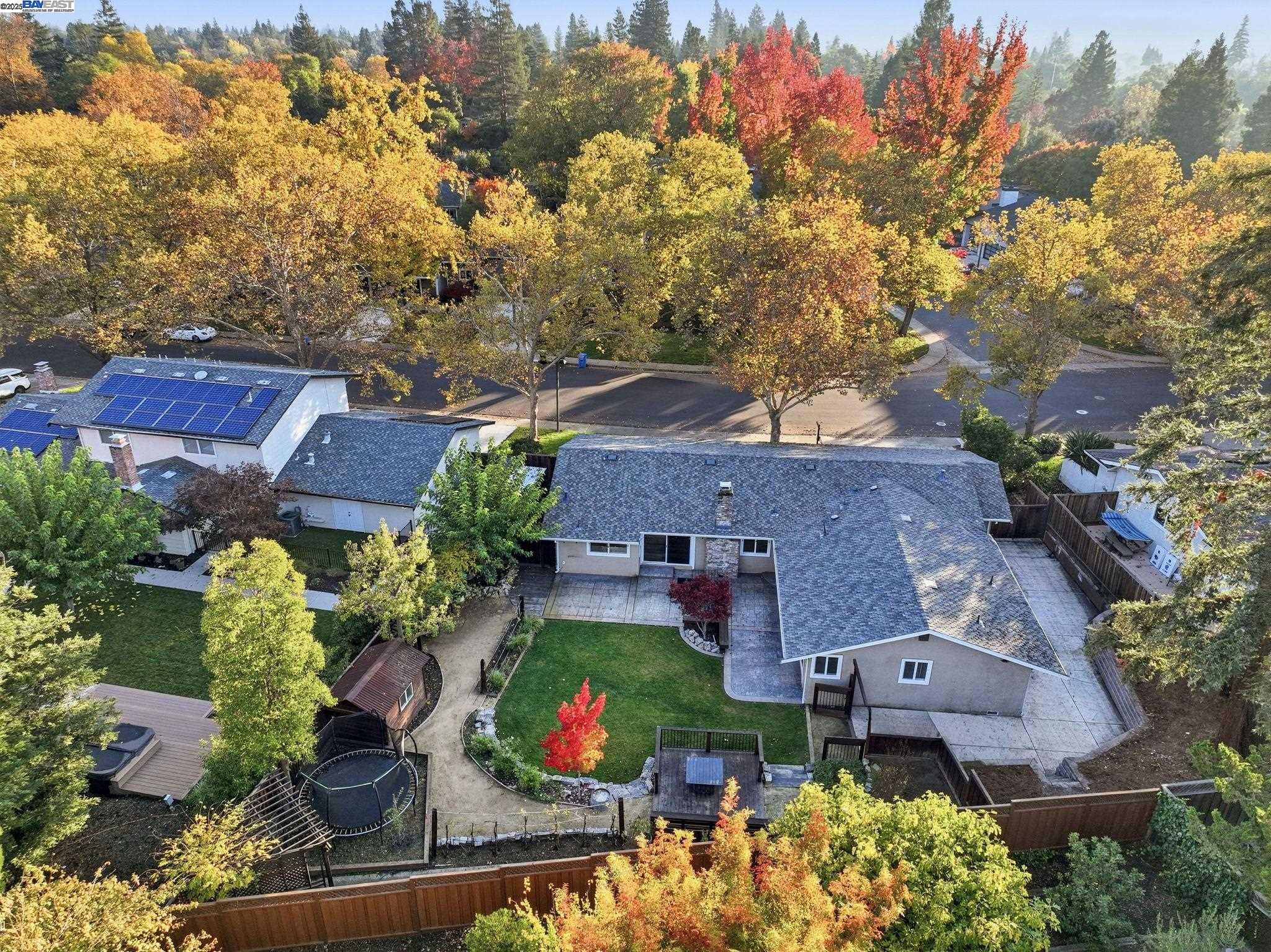 Detail Gallery Image 32 of 59 For 572 Old Farm Rd, Danville,  CA 94526 - 5 Beds | 2 Baths