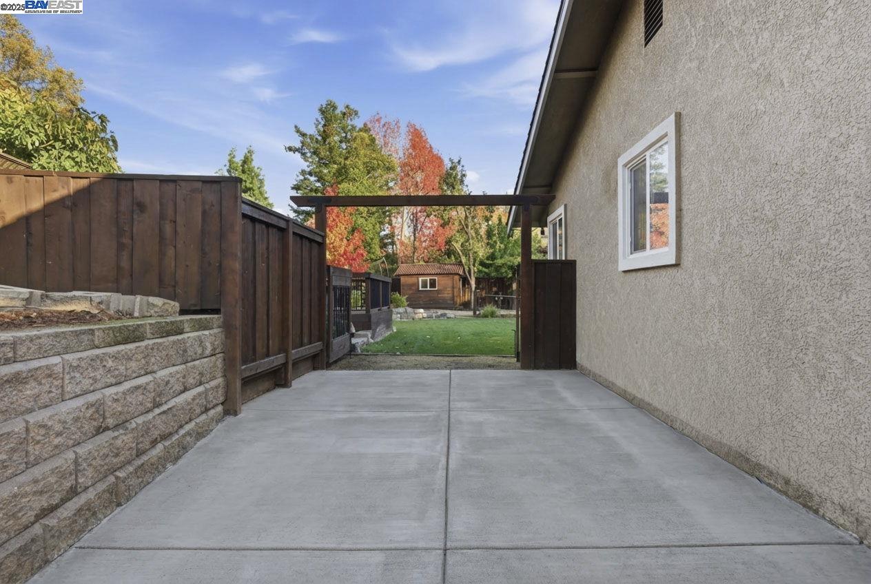 Detail Gallery Image 41 of 59 For 572 Old Farm Rd, Danville,  CA 94526 - 5 Beds | 2 Baths