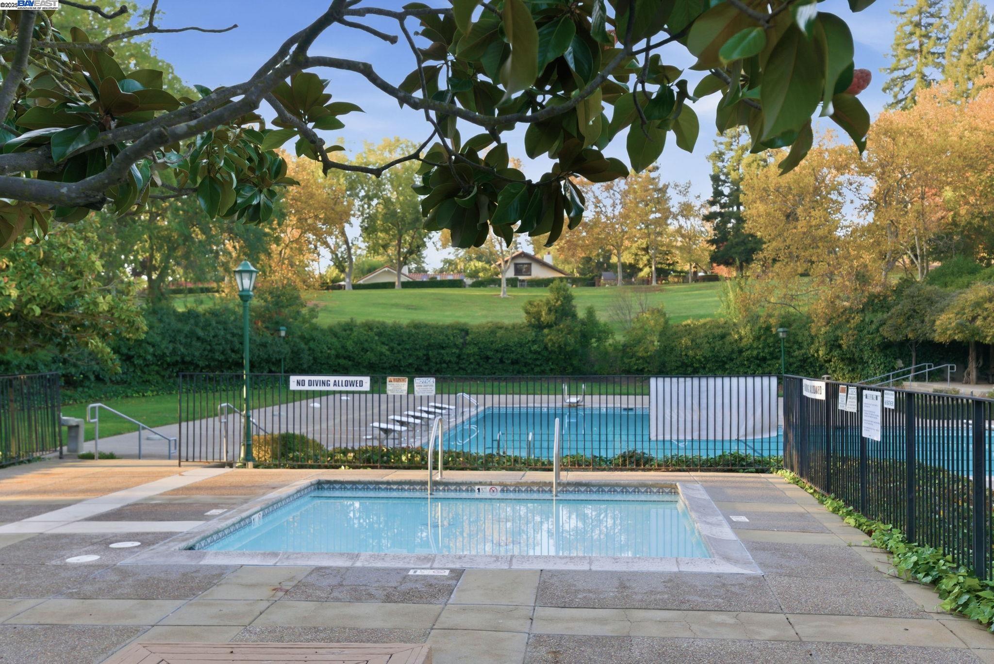 Detail Gallery Image 43 of 58 For 572 Old Farm Rd, Danville,  CA 94526 - 5 Beds | 2 Baths