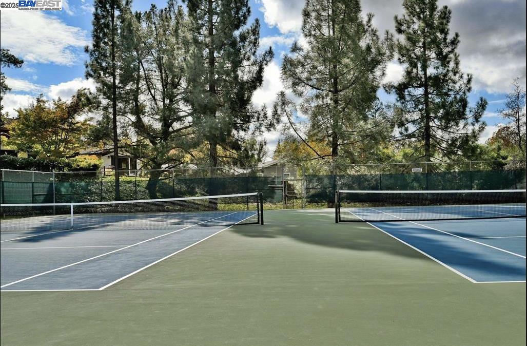 Detail Gallery Image 47 of 58 For 572 Old Farm Rd, Danville,  CA 94526 - 5 Beds | 2 Baths