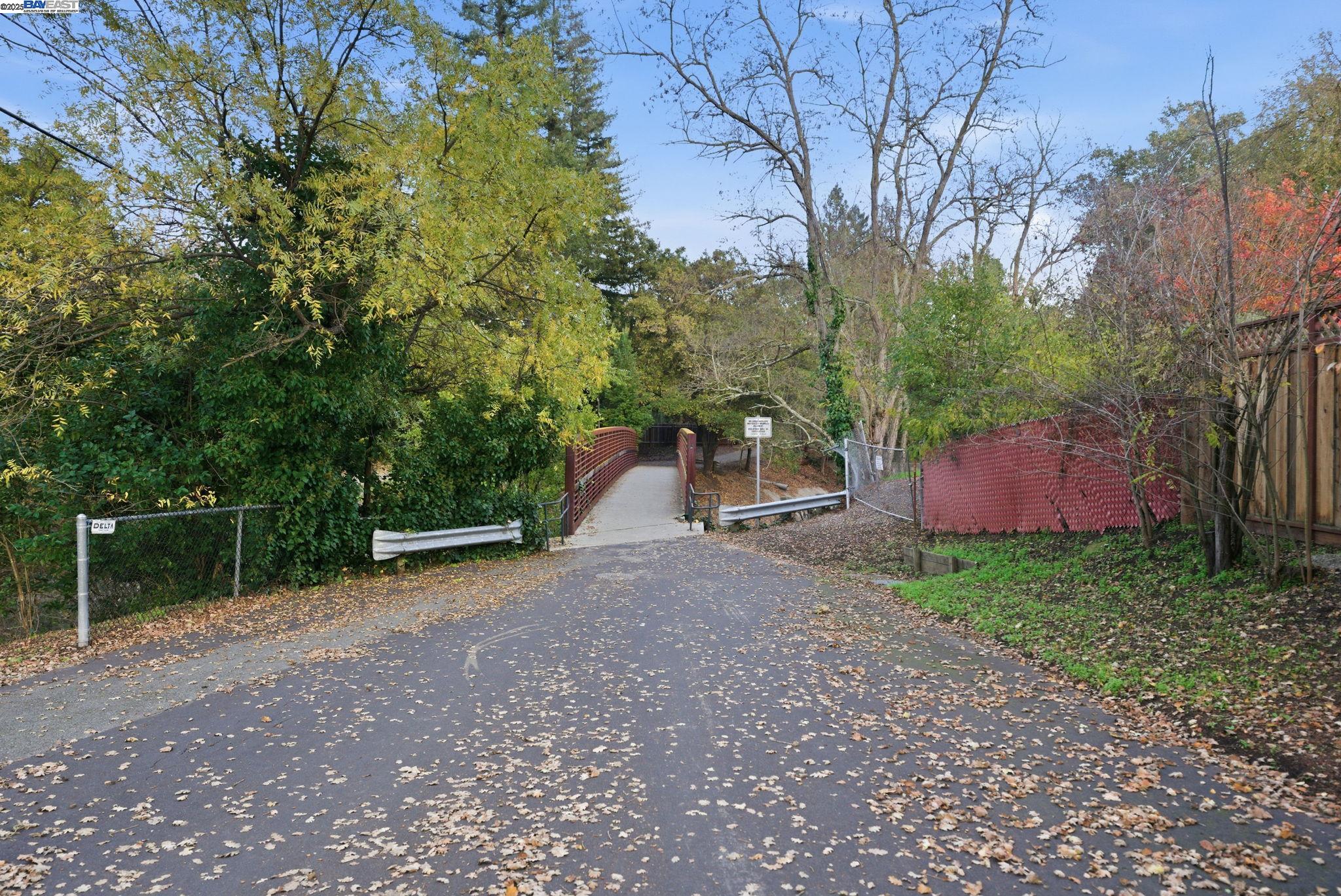 Detail Gallery Image 51 of 58 For 572 Old Farm Rd, Danville,  CA 94526 - 5 Beds | 2 Baths