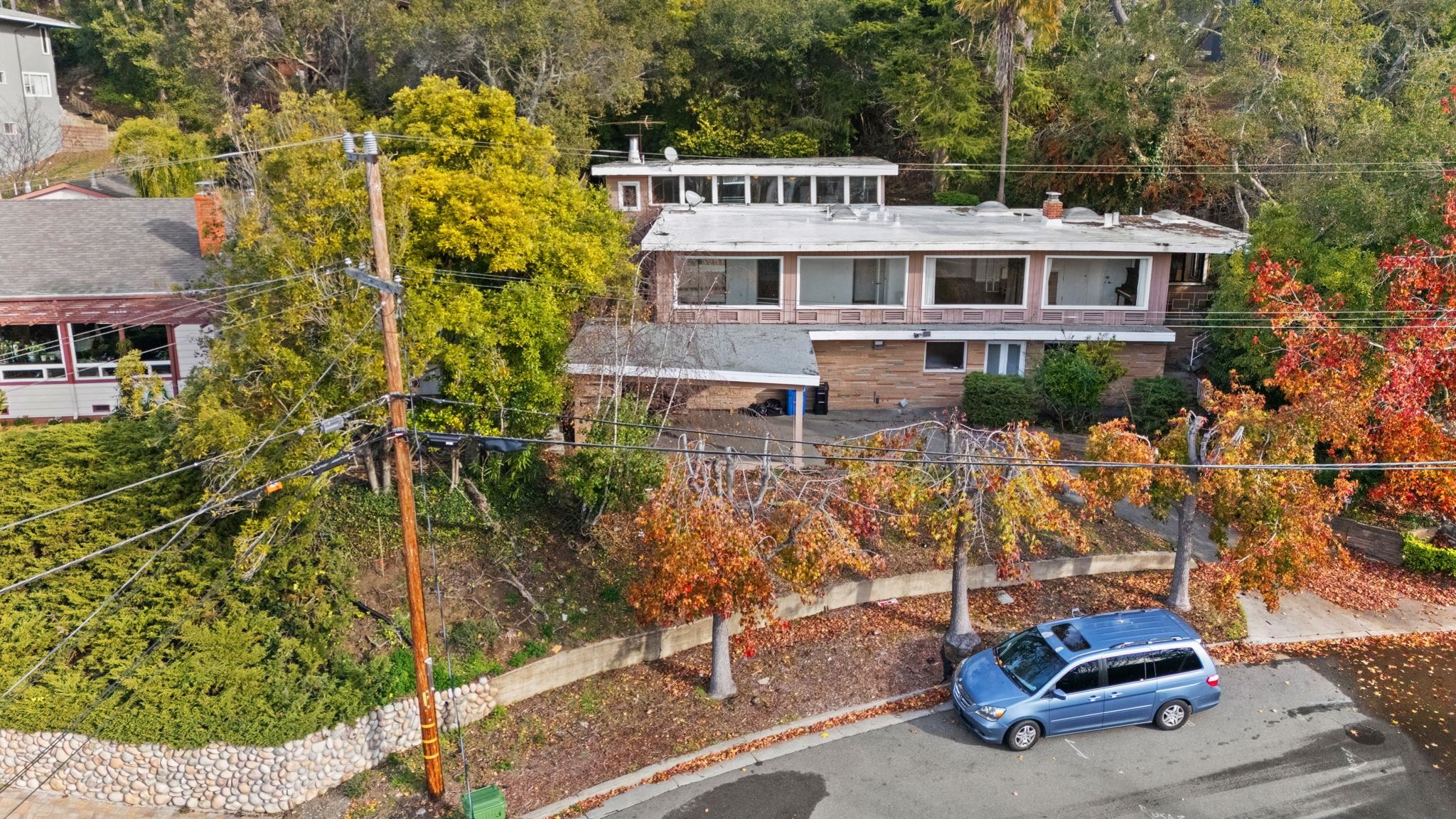 Detail Gallery Image 4 of 28 For 1012 Contra Costa Dr, El Cerrito,  CA 94530 - 4 Beds | 3 Baths