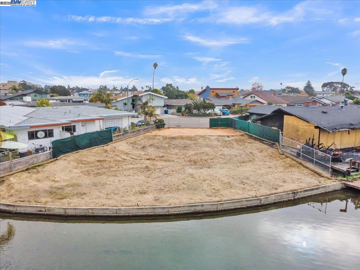 Detail Gallery Image 11 of 25 For 641 Sandalwood Isle, Alameda,  CA 94501 - – Beds | – Baths