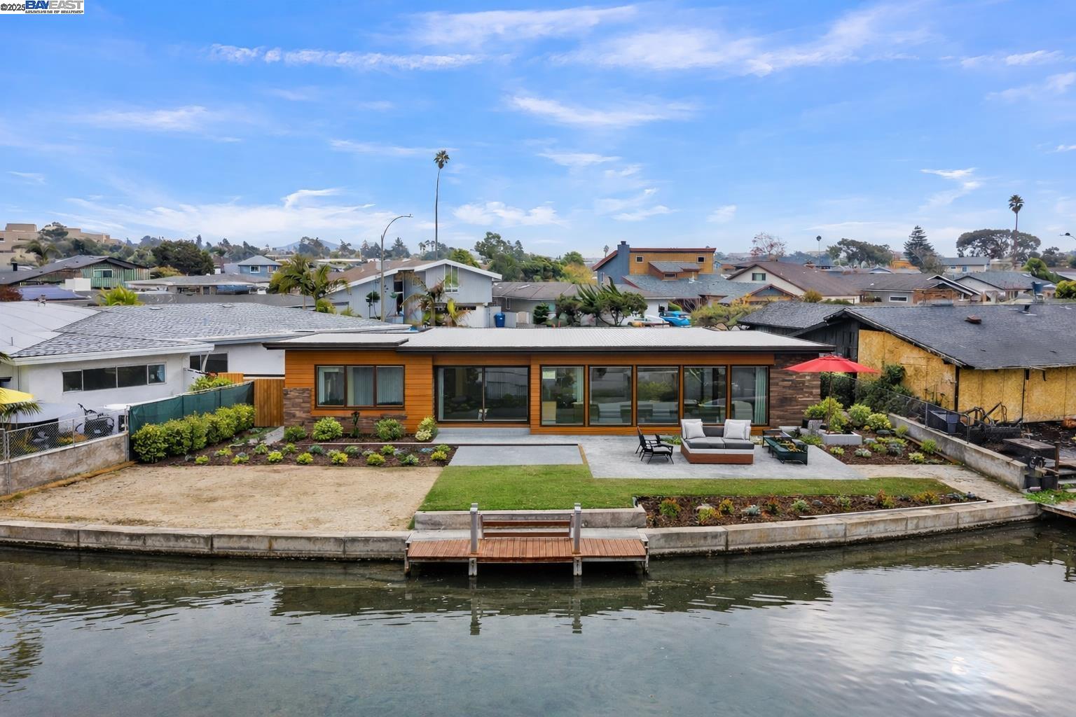 Detail Gallery Image 3 of 25 For 641 Sandalwood Isle, Alameda,  CA 94501 - – Beds | – Baths