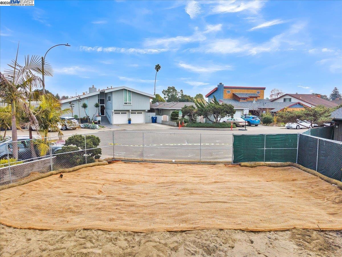 Detail Gallery Image 25 of 25 For 641 Sandalwood Isle, Alameda,  CA 94501 - – Beds | – Baths