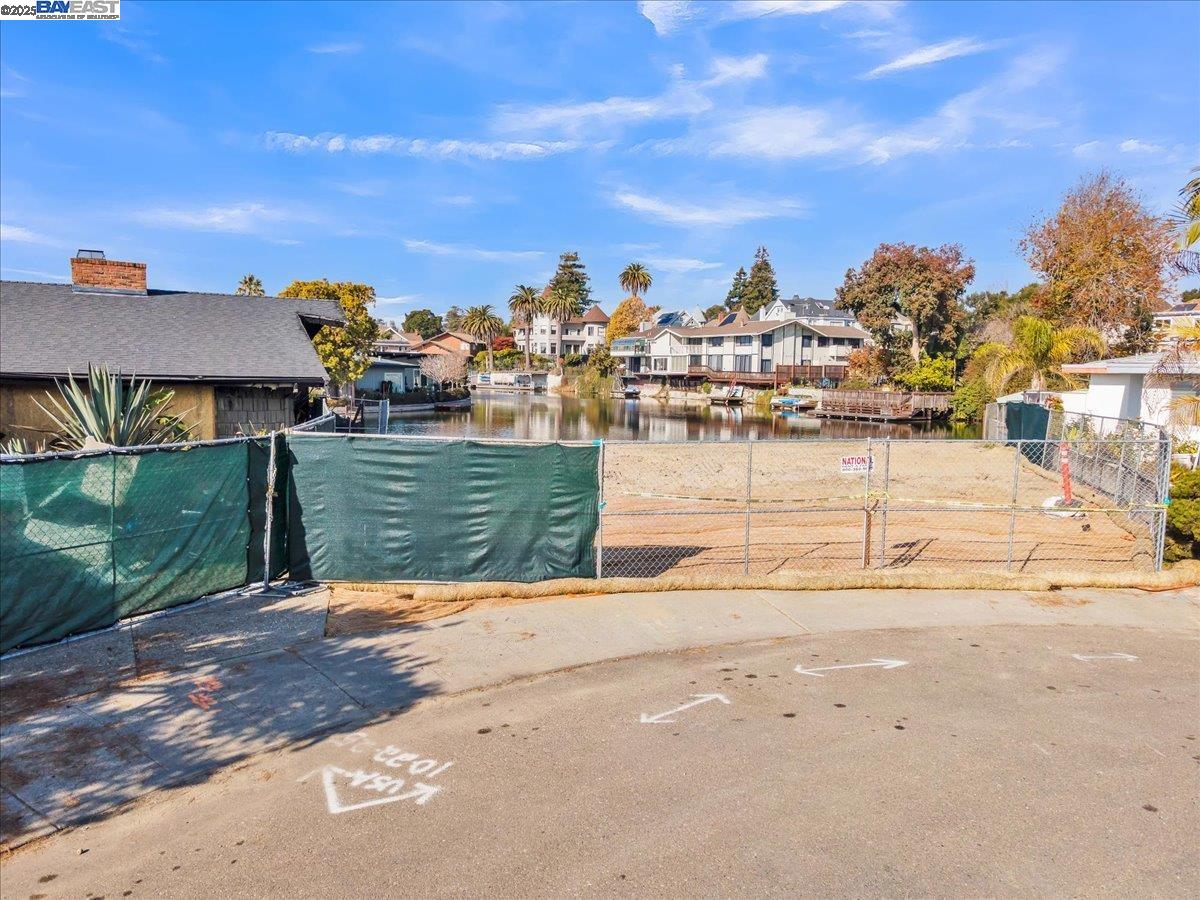 Detail Gallery Image 5 of 25 For 641 Sandalwood Isle, Alameda,  CA 94501 - – Beds | – Baths