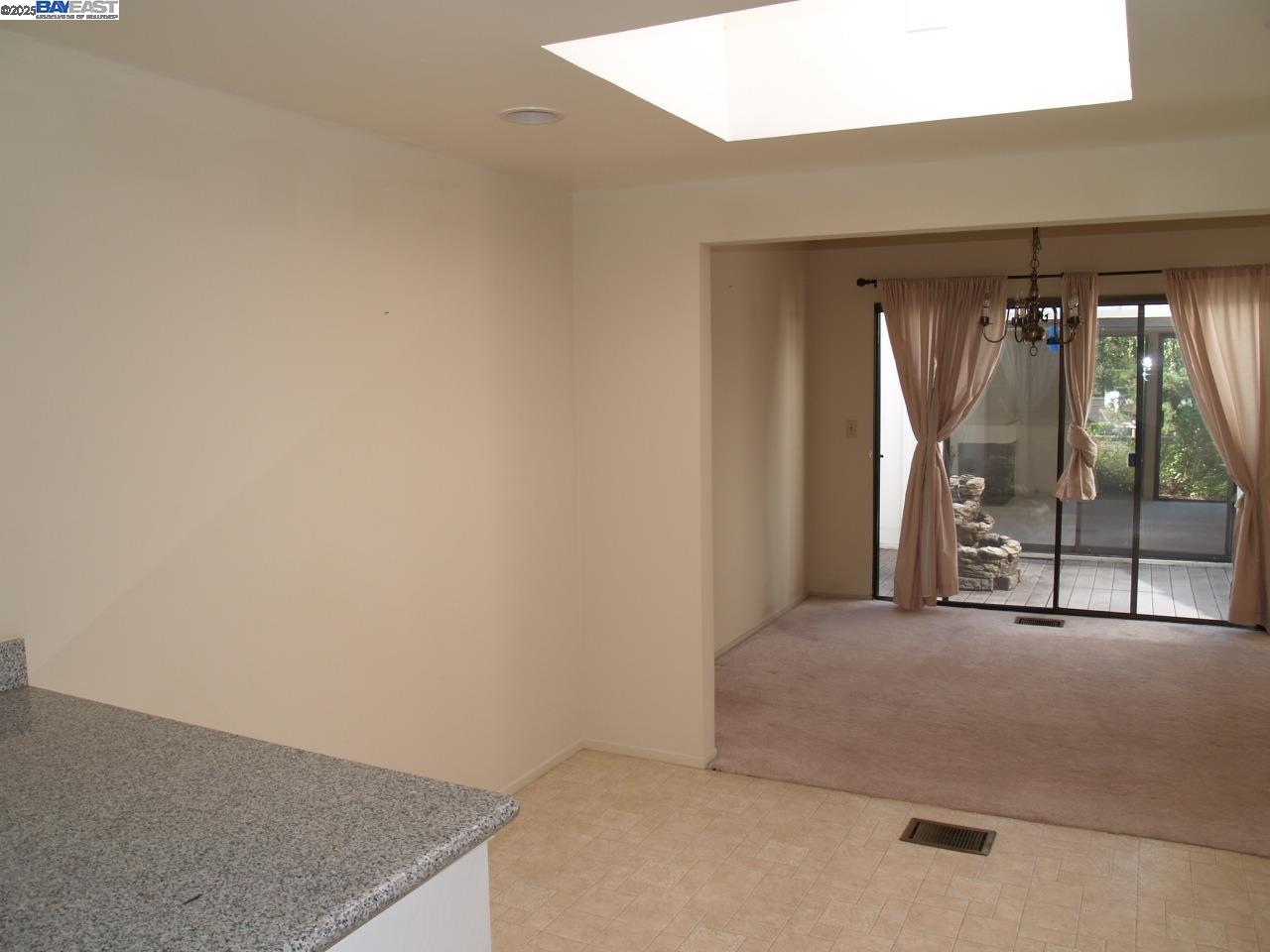 Detail Gallery Image 12 of 35 For 515 Rolling Hills Ln, Danville,  CA 94526 - 2 Beds | 2 Baths