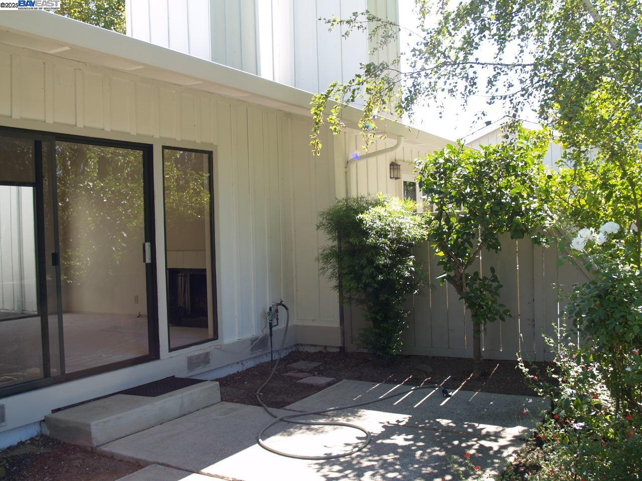 Detail Gallery Image 27 of 35 For 515 Rolling Hills Ln, Danville,  CA 94526 - 2 Beds | 2 Baths