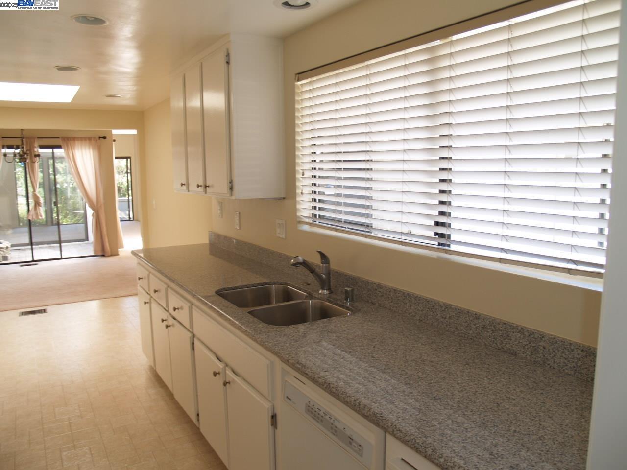 Detail Gallery Image 5 of 35 For 515 Rolling Hills Ln, Danville,  CA 94526 - 2 Beds | 2 Baths