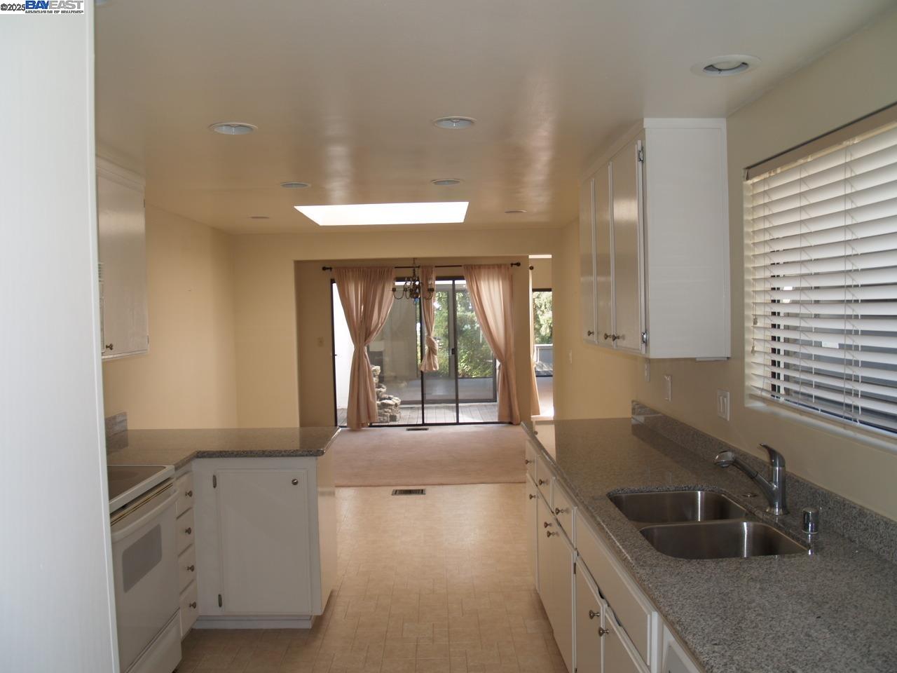 Detail Gallery Image 6 of 35 For 515 Rolling Hills Ln, Danville,  CA 94526 - 2 Beds | 2 Baths