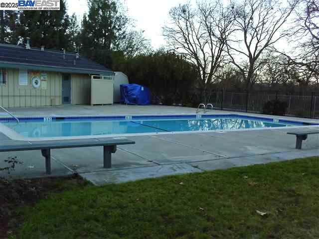 Detail Gallery Image 5 of 8 For 2113 Arroyo Ct #1,  Pleasanton,  CA 94588-8166 - 2 Beds | 1 Baths