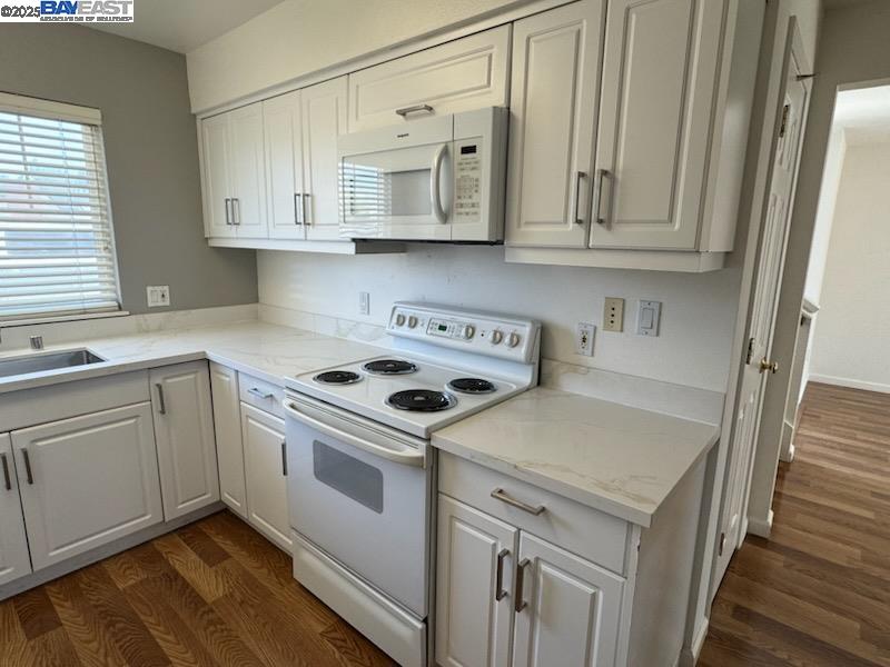 Detail Gallery Image 5 of 11 For 203 205 21 Maple St, Livermore,  CA 94550 - – Beds | – Baths