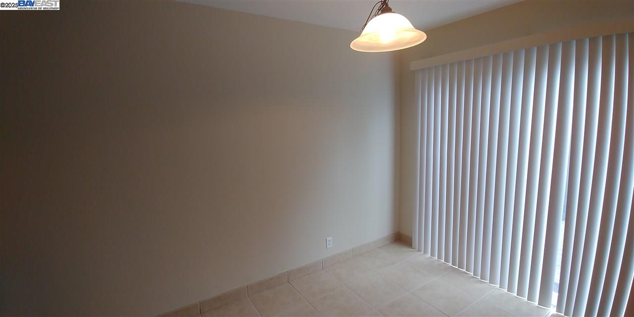 Detail Gallery Image 4 of 18 For 2551 Twin Creeks Dr, San Ramon,  CA 94583 - 2 Beds | 1/1 Baths