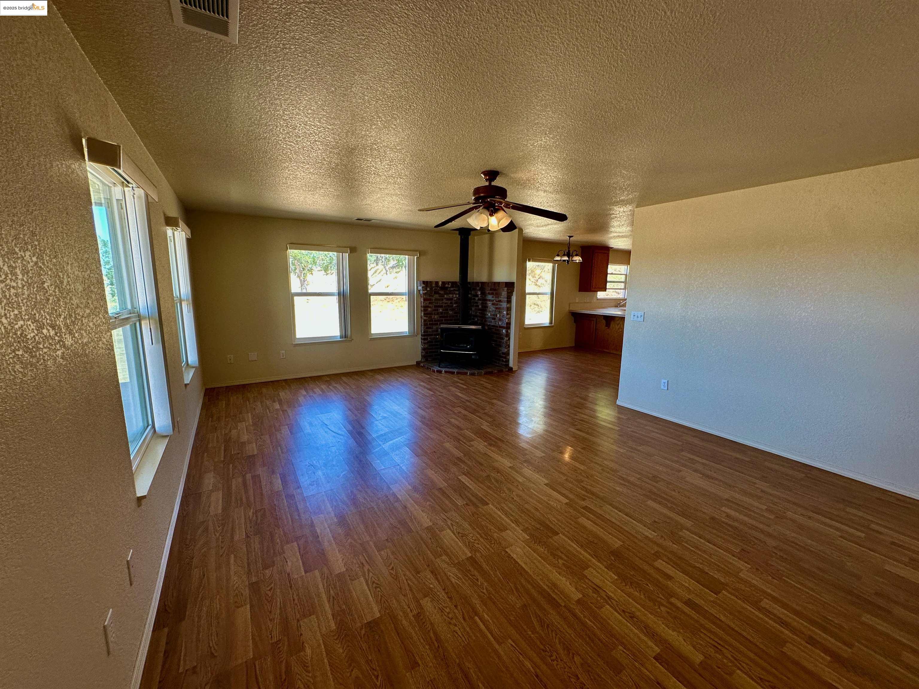 Detail Gallery Image 13 of 37 For 660 Hodson Rd, Copperopolis,  CA 95228 - 3 Beds | 2 Baths