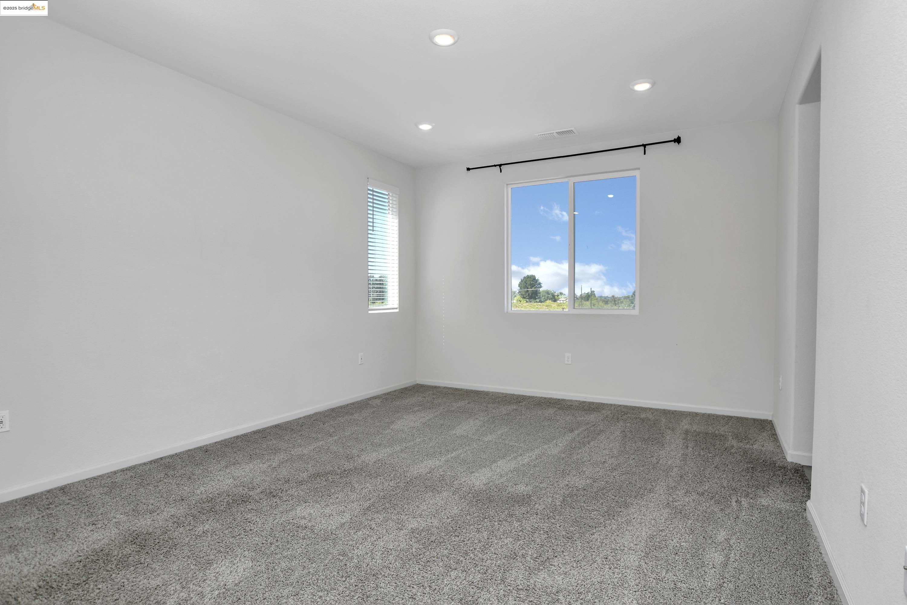 Detail Gallery Image 21 of 33 For 876 Diamante Way, Oakley,  CA 94561 - 4 Beds | 2/1 Baths