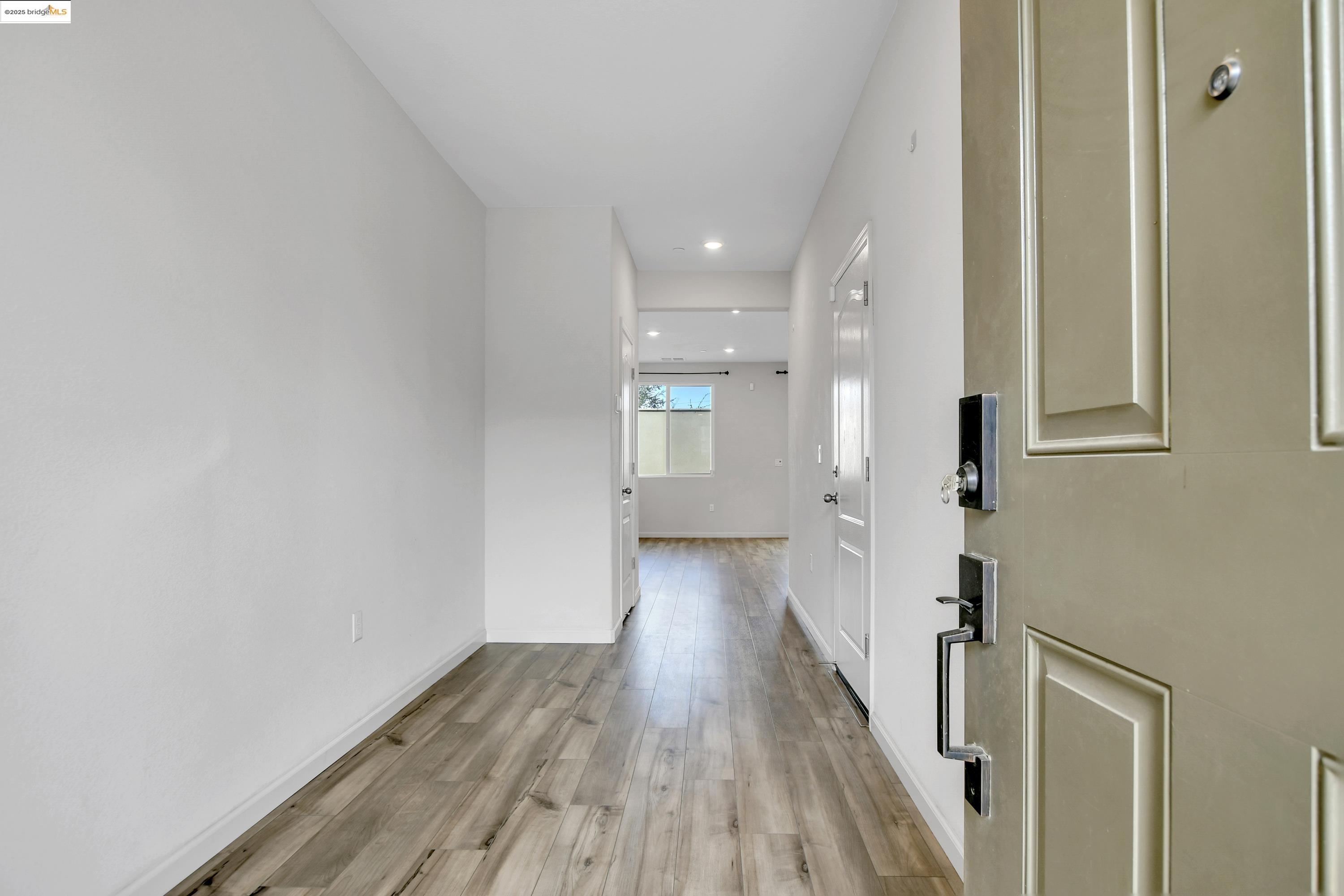 Detail Gallery Image 4 of 33 For 876 Diamante Way, Oakley,  CA 94561 - 4 Beds | 2/1 Baths