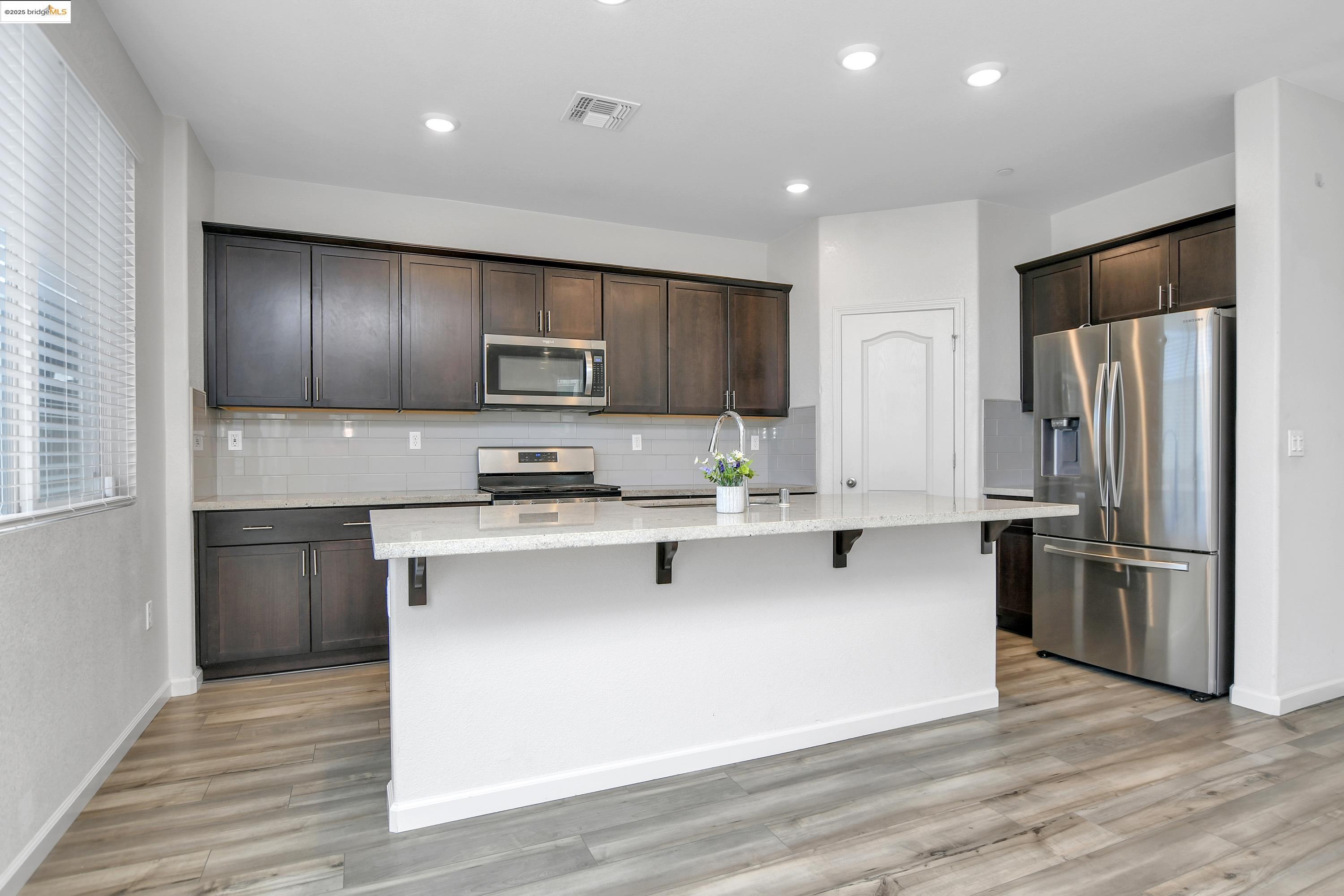 Detail Gallery Image 7 of 33 For 876 Diamante Way, Oakley,  CA 94561 - 4 Beds | 2/1 Baths