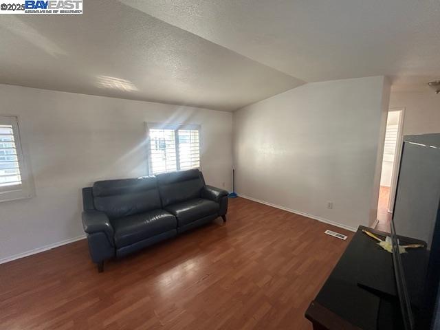 Detail Gallery Image 12 of 38 For 10 Lighthouse Lane, Daly City,  CA 94014 - 2 Beds | 2 Baths