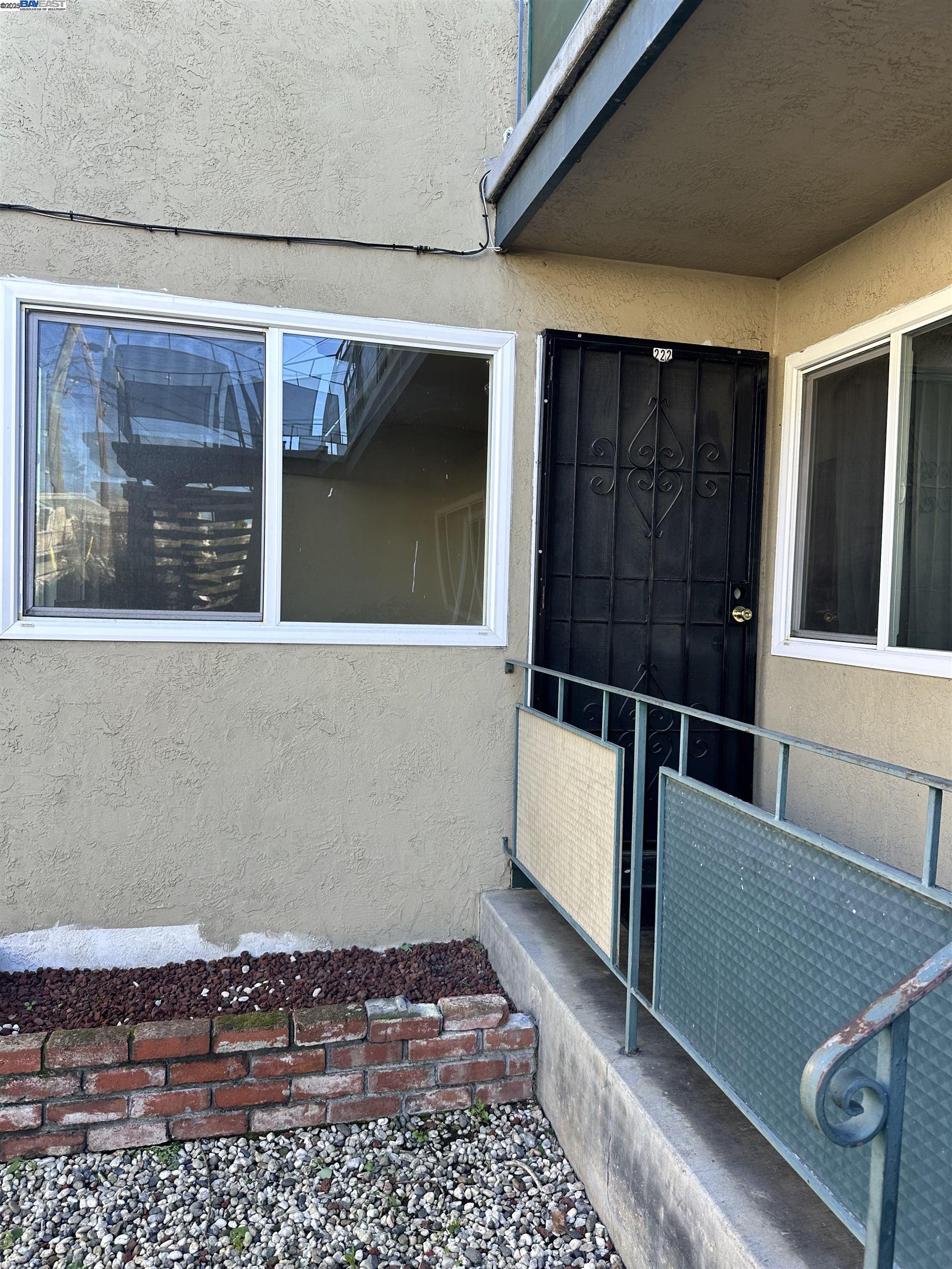 Detail Gallery Image 2 of 49 For 220 Flanders Ct, Hayward,  CA 94541 - – Beds | – Baths