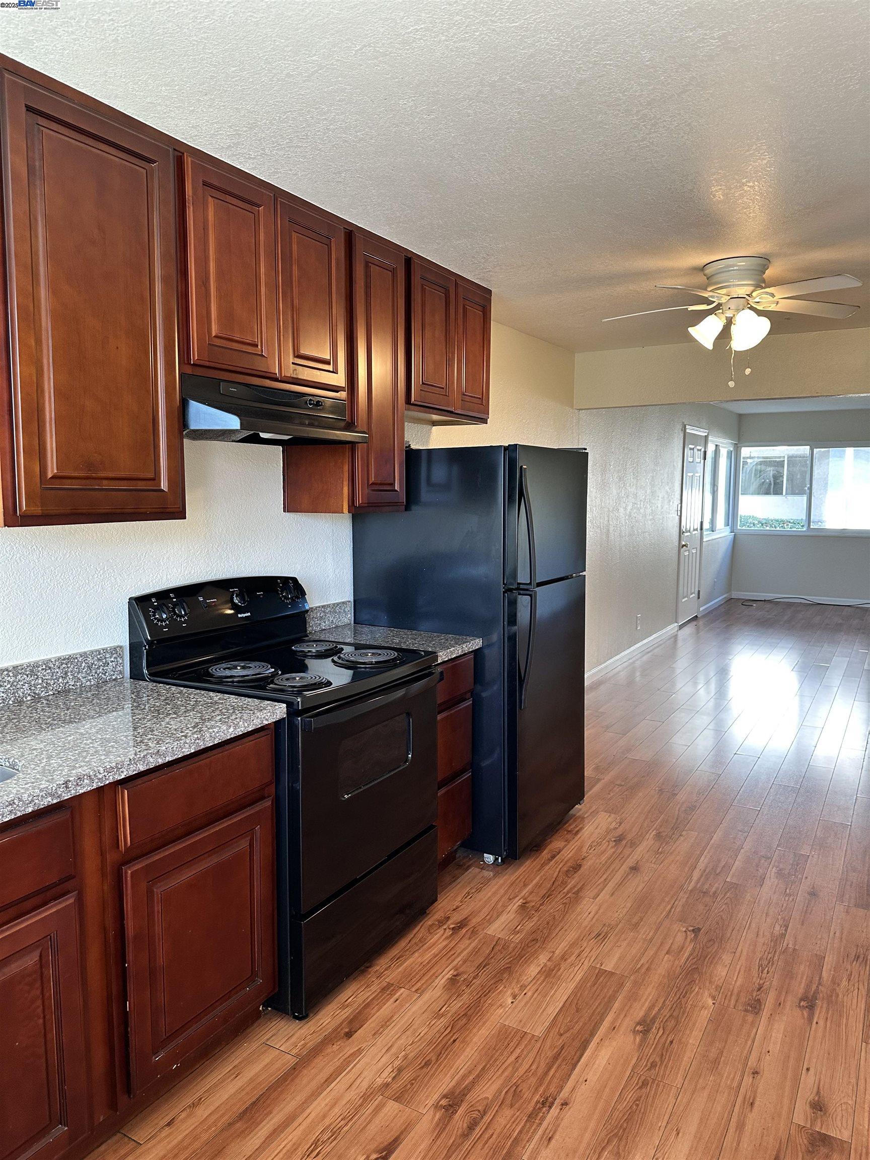 Detail Gallery Image 12 of 49 For 220 Flanders Ct, Hayward,  CA 94541 - – Beds | – Baths