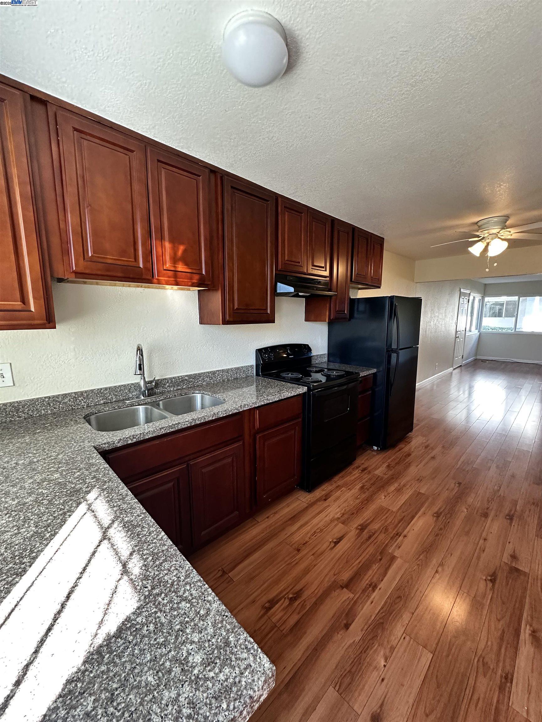 Detail Gallery Image 13 of 49 For 220 Flanders Ct, Hayward,  CA 94541 - – Beds | – Baths