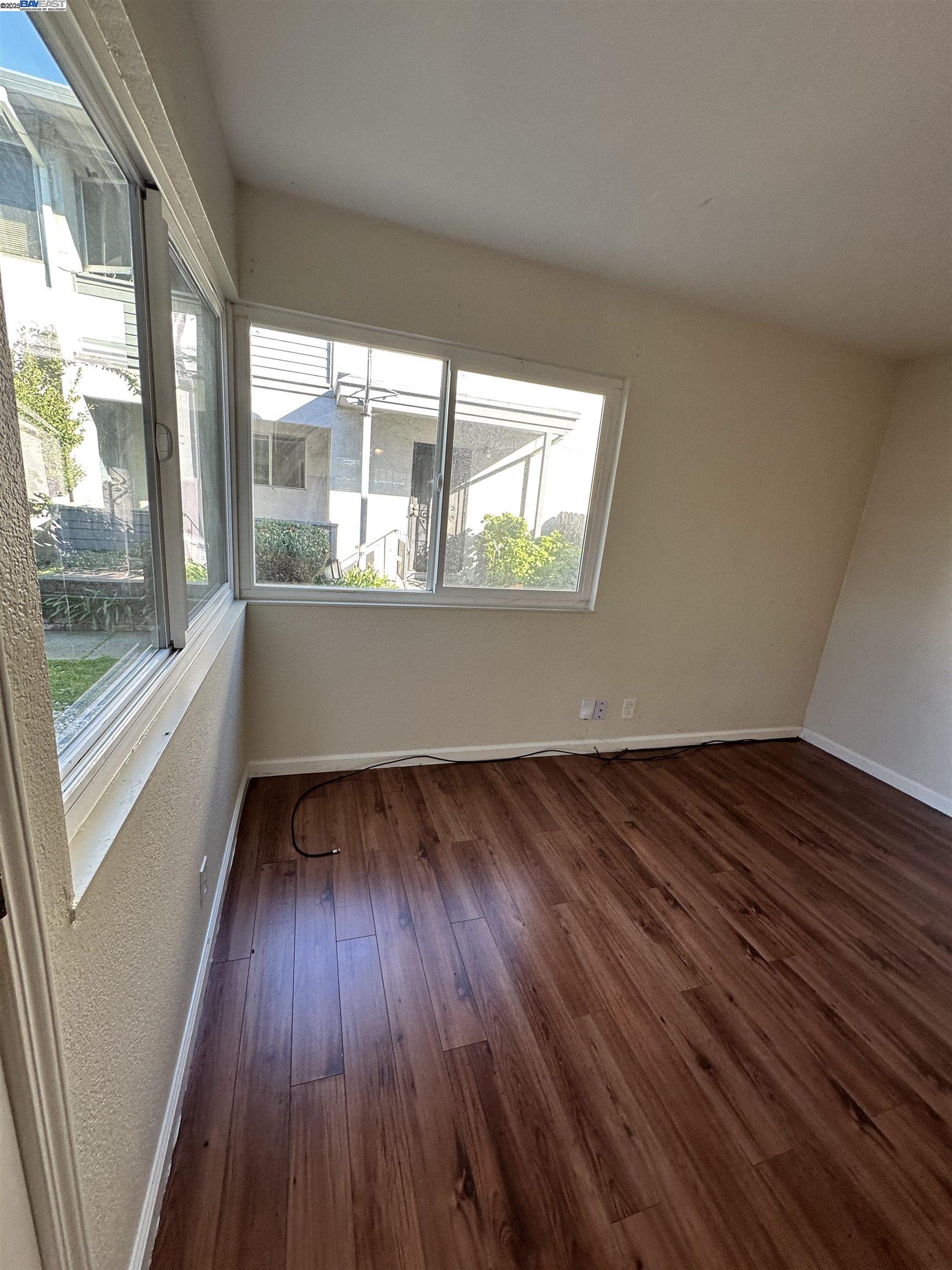 Detail Gallery Image 5 of 49 For 220 Flanders Ct, Hayward,  CA 94541 - – Beds | – Baths