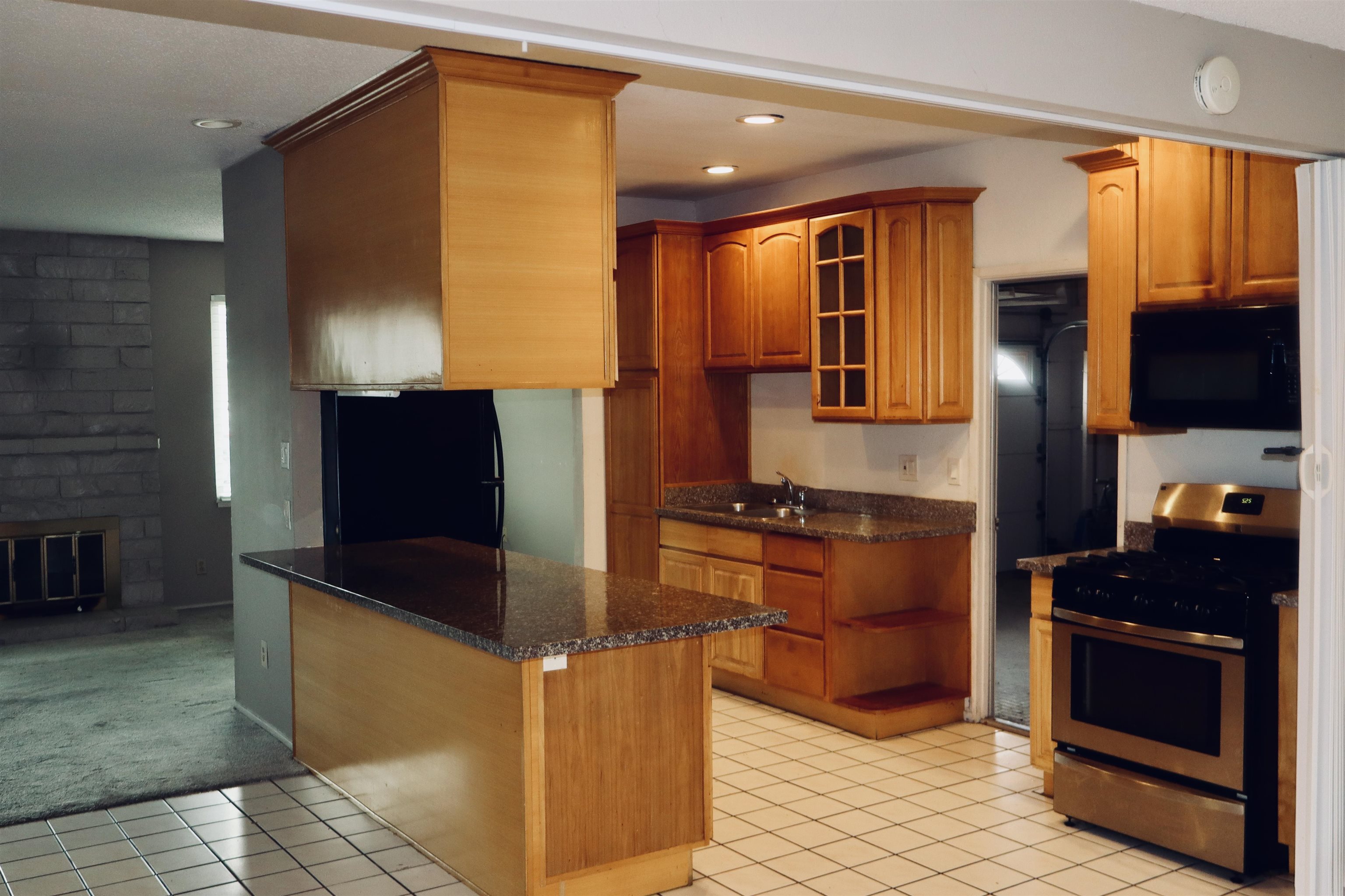 Detail Gallery Image 3 of 8 For 2459 Driftwood Way, San Leandro,  CA 94577 - 3 Beds | 2 Baths