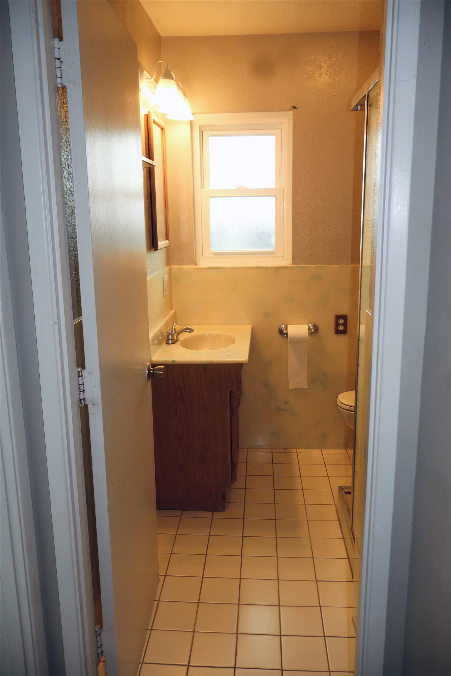 Detail Gallery Image 7 of 8 For 2459 Driftwood Way, San Leandro,  CA 94577 - 3 Beds | 2 Baths