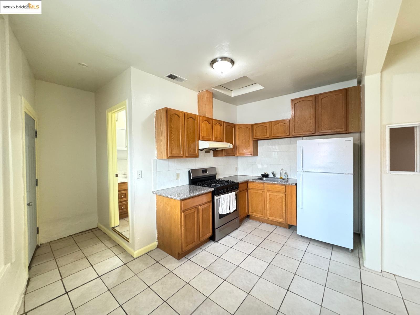 Detail Gallery Image 13 of 17 For 2612 38th Ave, Oakland,  CA 94619 - – Beds | – Baths