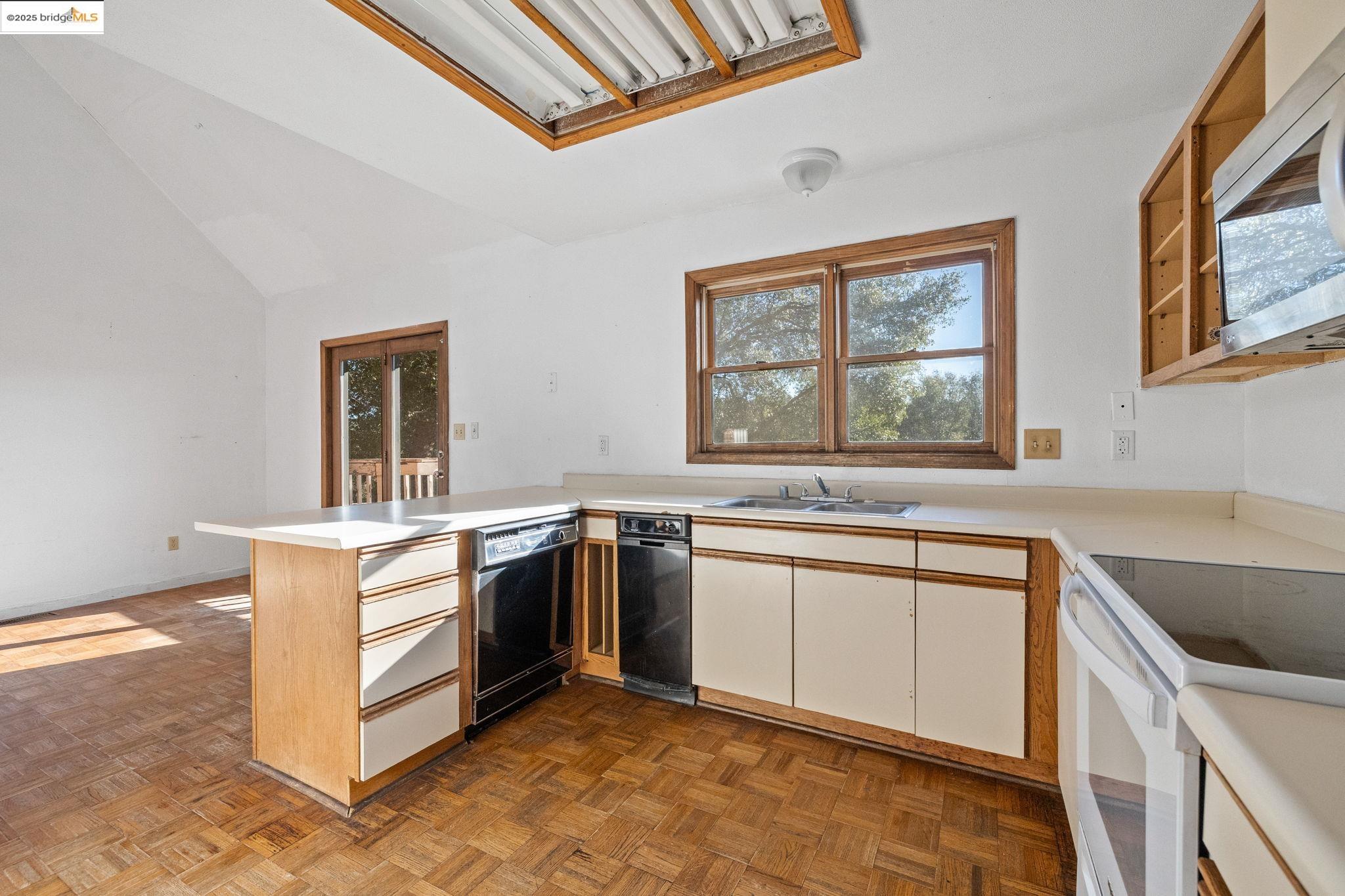 Detail Gallery Image 8 of 58 For 20734 Hemlock St, Groveland,  CA 95370 - 3 Beds | 2 Baths